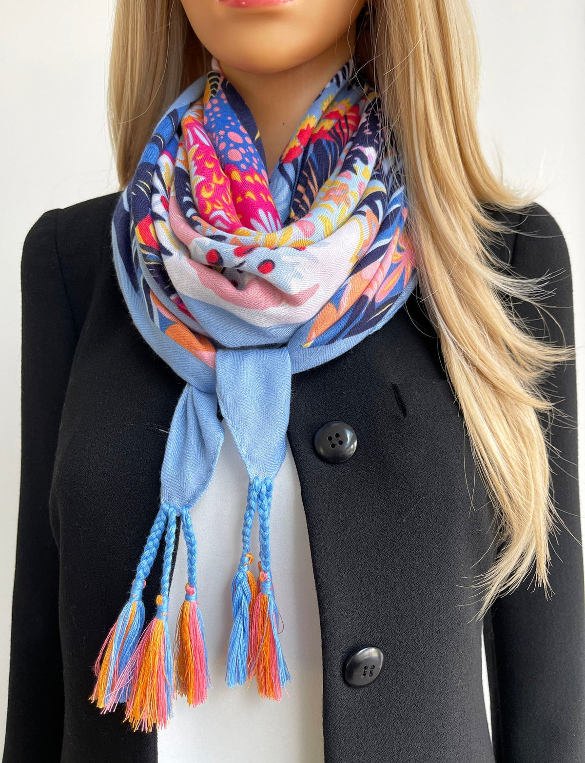 LUXURY ON A BUDGET: HOW A MULTI COLOURED SCARF ELEVATES ANY WARDROBE