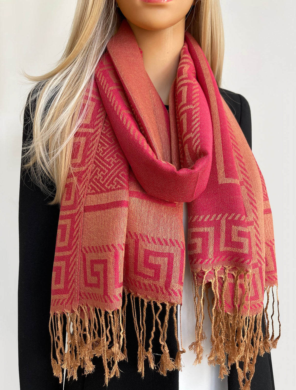 5 Effortless Ways to Style a Pashmina Scarf for Any Season