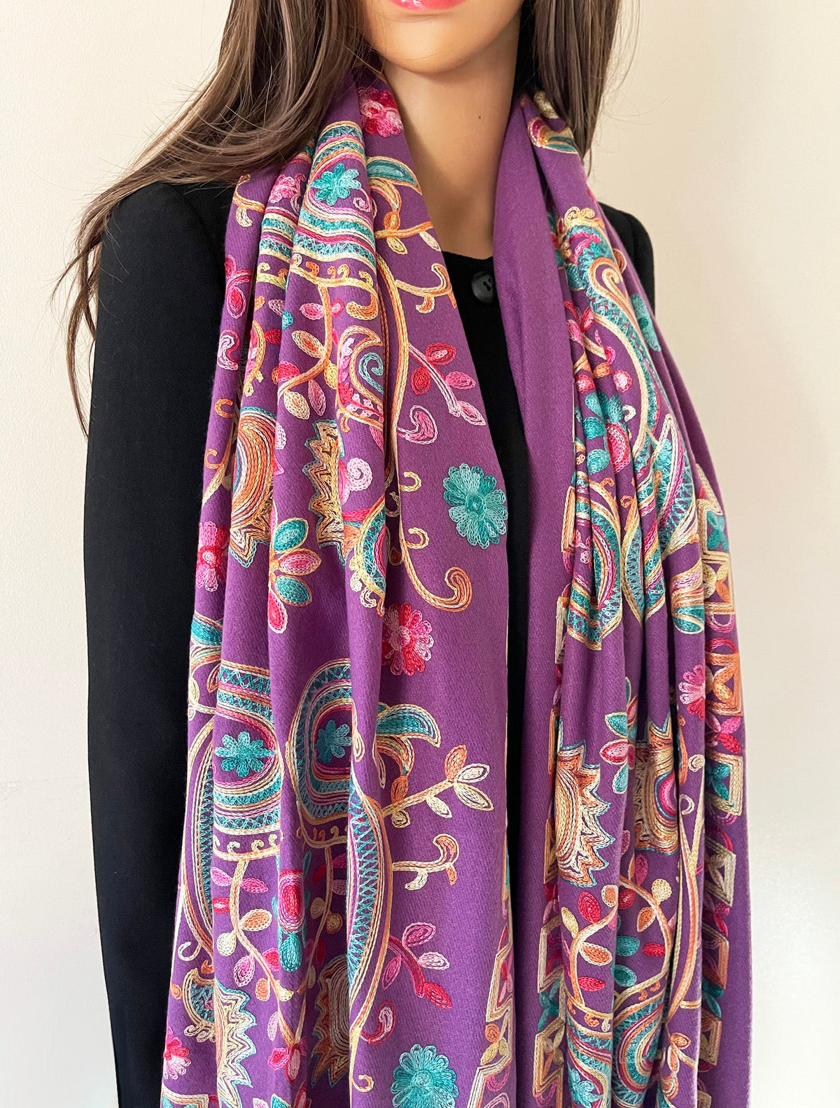 Upgrade Your Winter Wardrobe with Luxury Cashmere Scarves