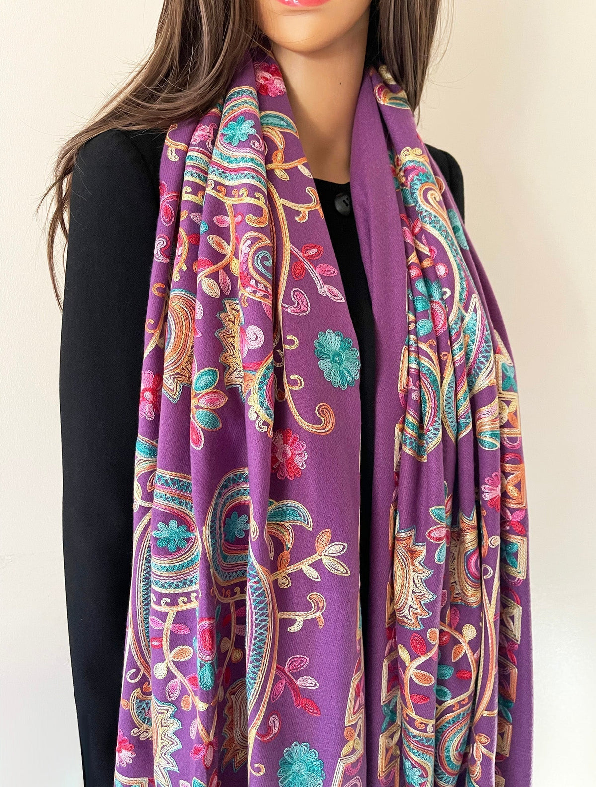 Upgrade Your Winter Wardrobe with Luxury Cashmere Scarves