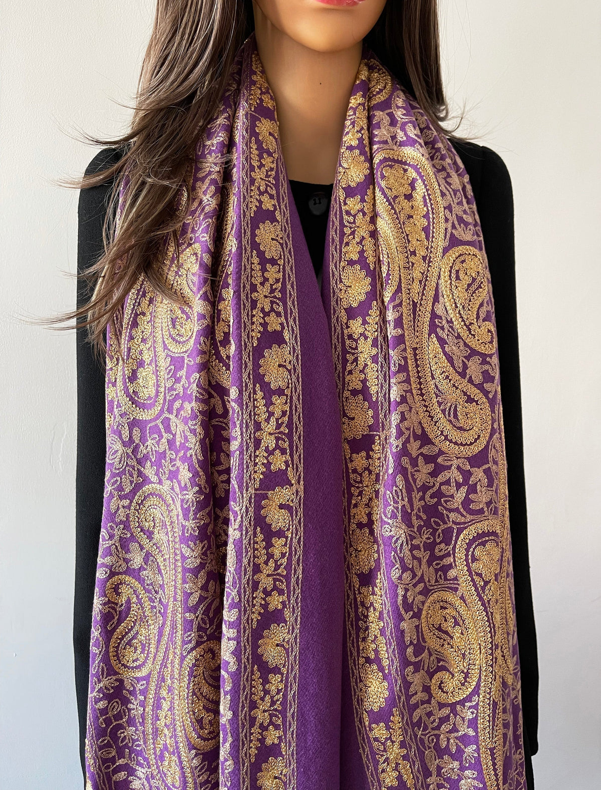 Elevate Your Winter Wardrobe with the Large Purple Cashmere Retro Print Reversible Shawl