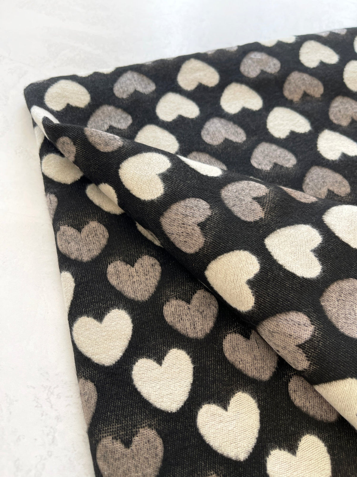 THE ART OF LAYERING: HOW TO PAIR YOUR CASHMERE SCARF WITH WINTER OUTFITS