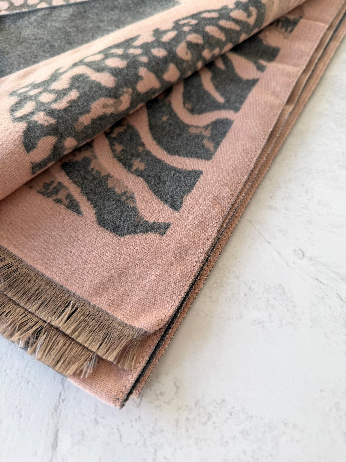 SHOW SOME SKIN: REPTILE PRINT IS BACK WITH A VENGEANCE