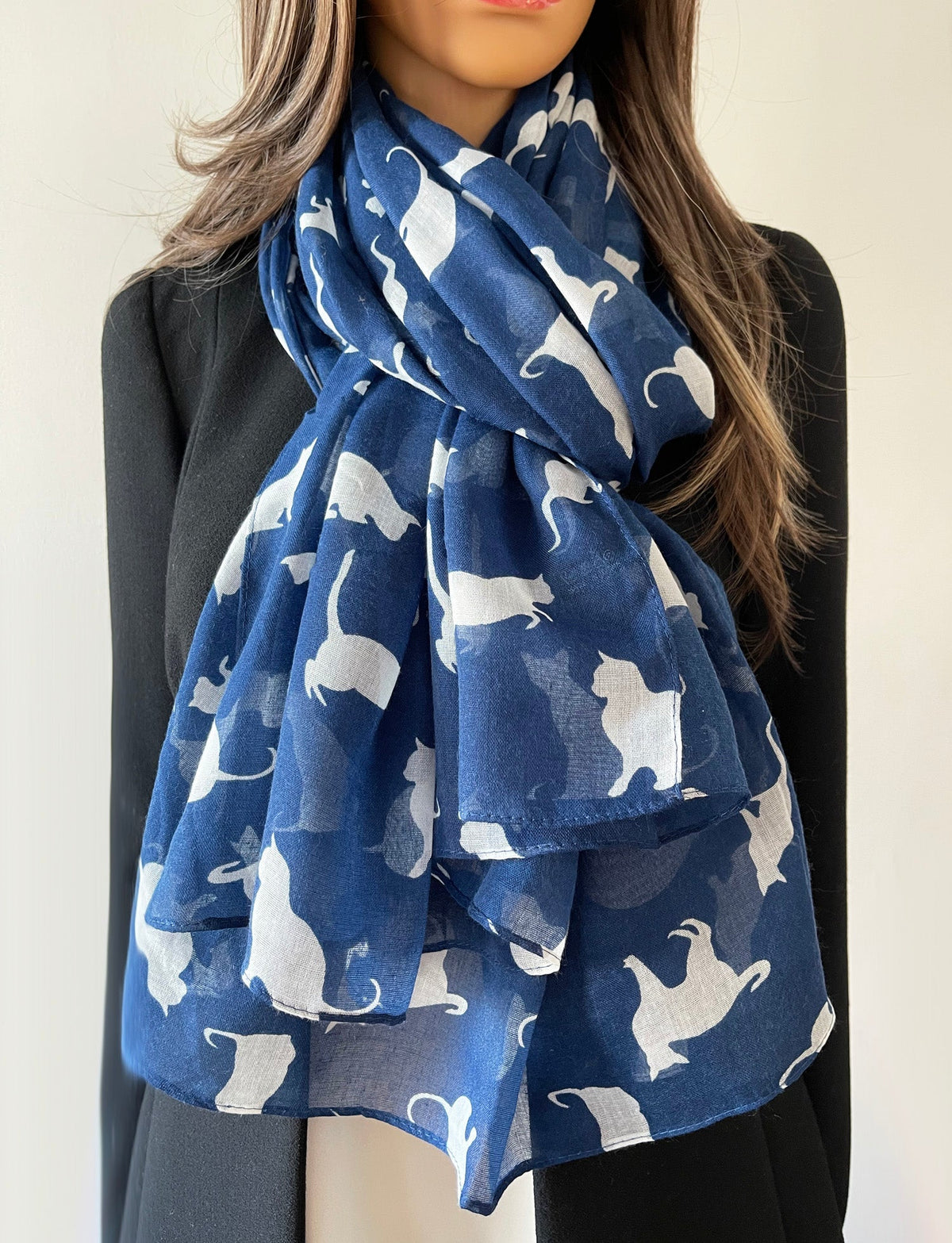 Why an Animal Print Shawl Is a Must-Have Accessory for Every Wardrobe