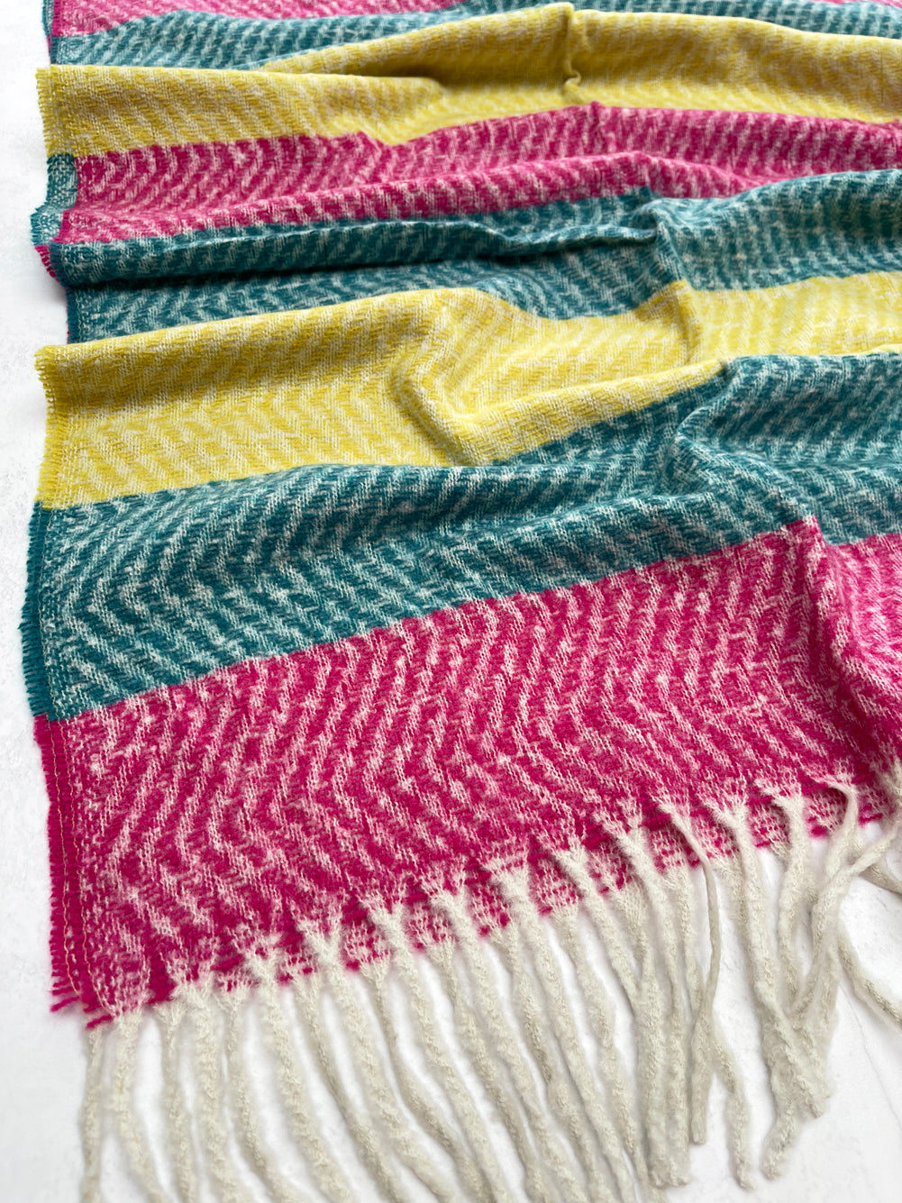 WOMENS SHAWLS AND WRAPS: THE ULTIMATE TRAVEL ESSENTIAL