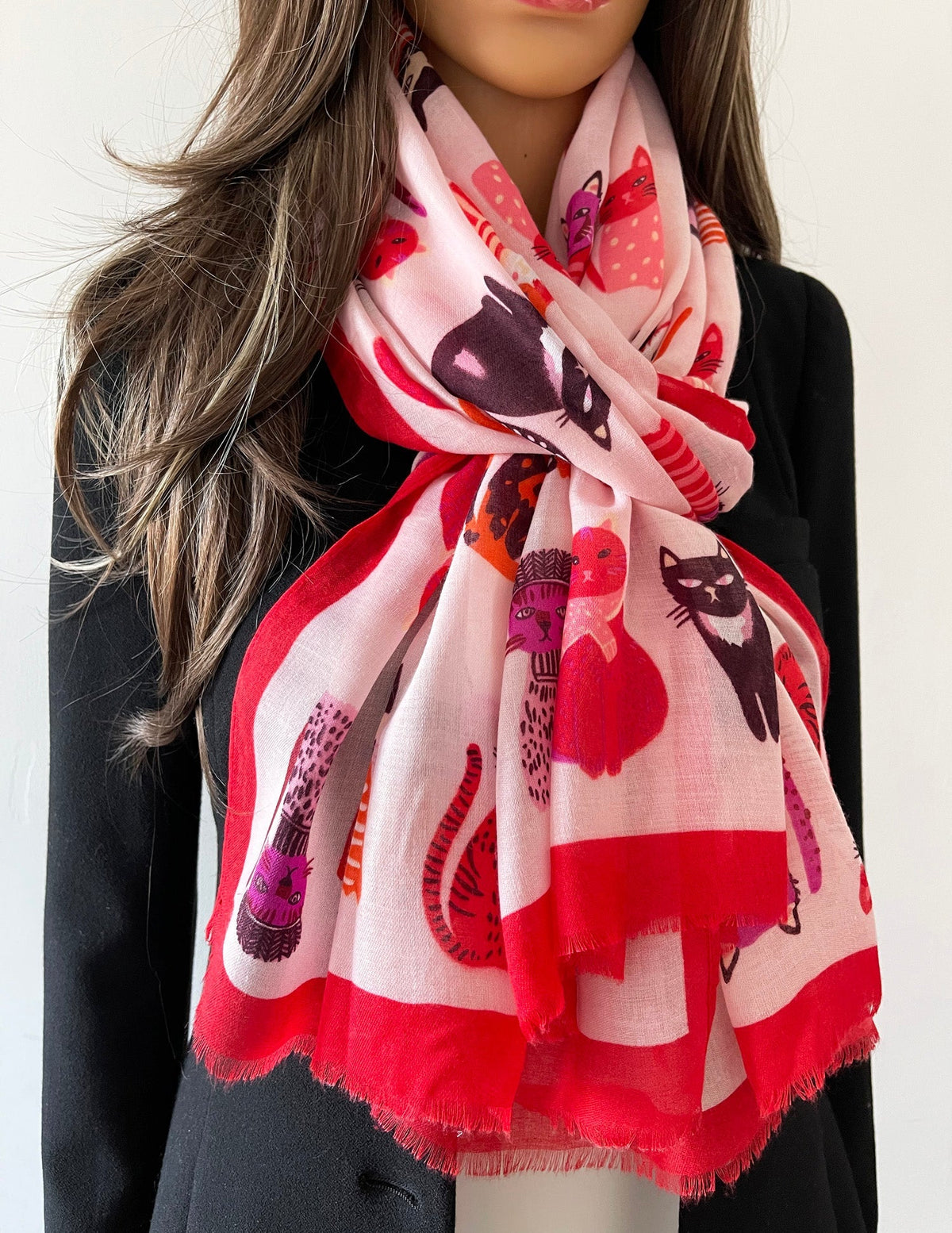 Accessorize with Personality: Make a Statement with a Womens Lightweight Scarf