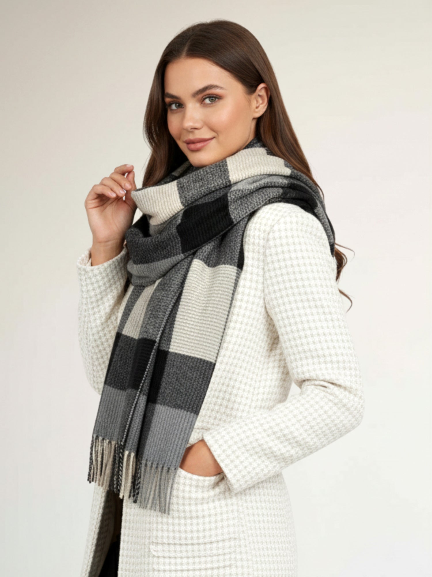 LONG BLACK CRINKLE COLOUR-BLOCK STRETCHY CHECK SCARF