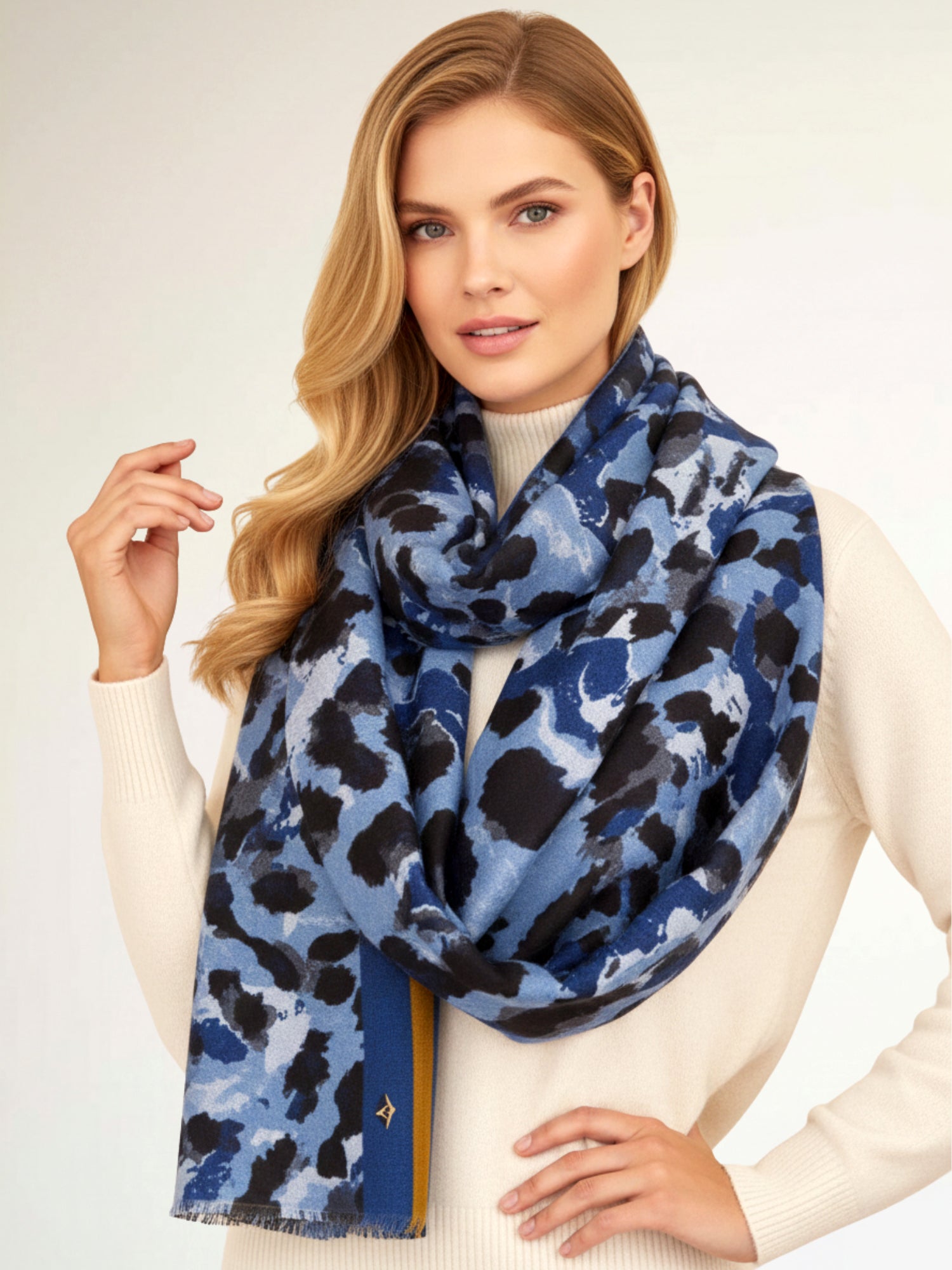 LARGE BLUE CAMEO LEOPARD PRINT SCARF