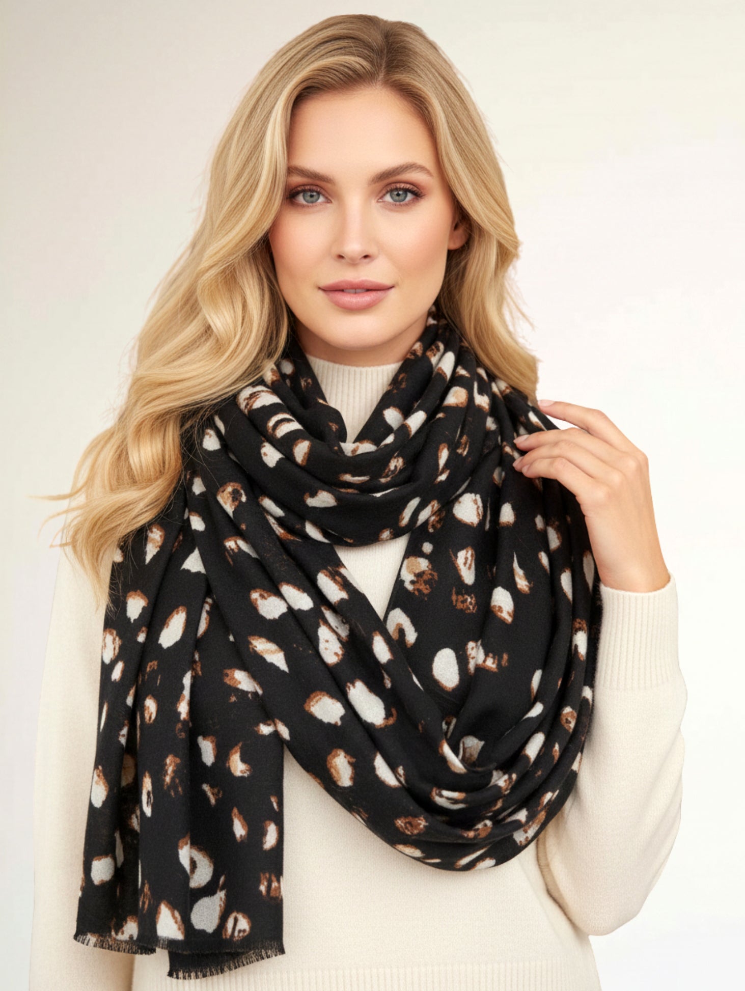 LARGE BLACK WOOL SPOTTY LEOPARD PRINT SCARF