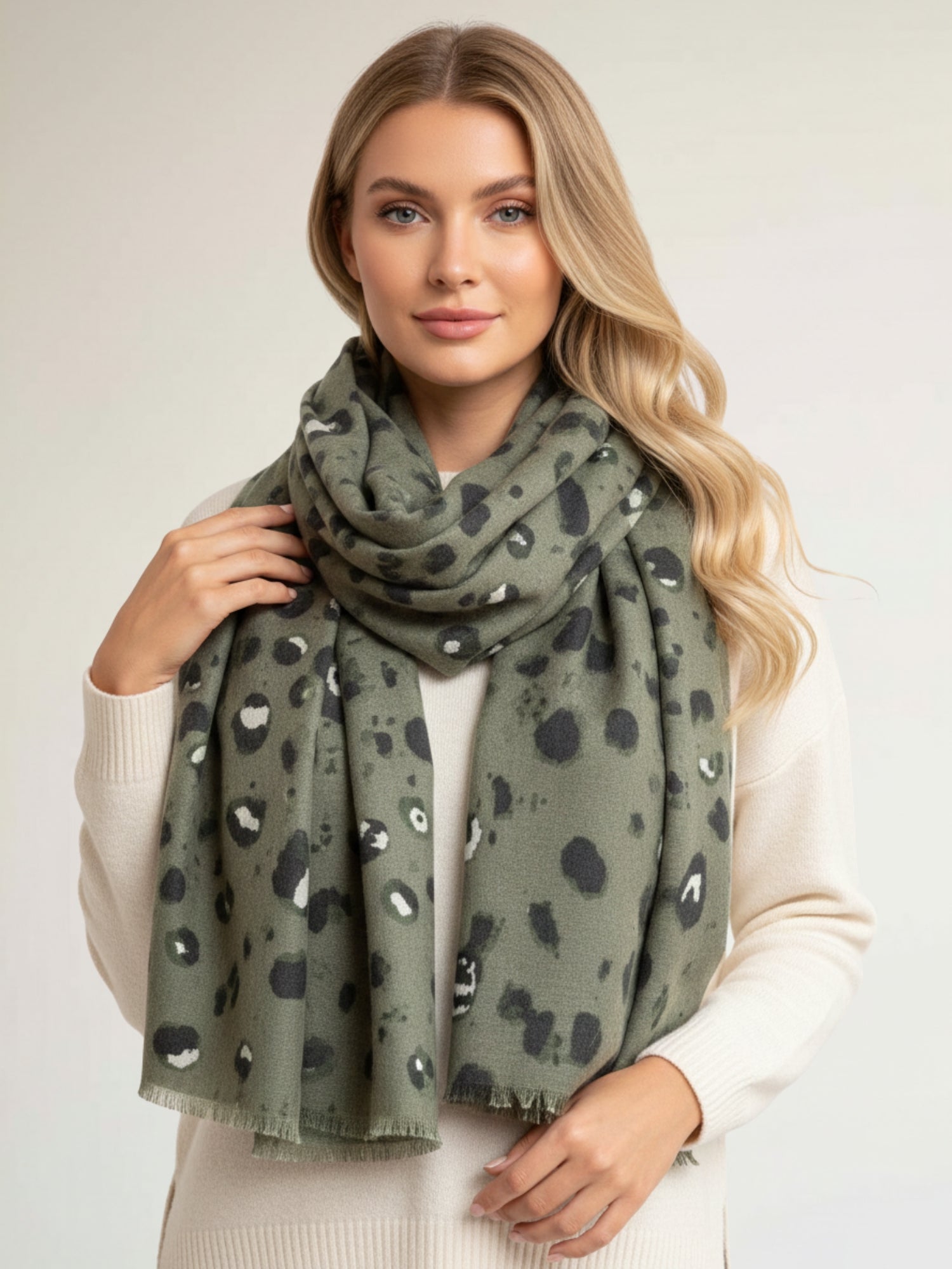 LARGE GREEN WOOL SPOTTY LEOPARD PRINT SCARF