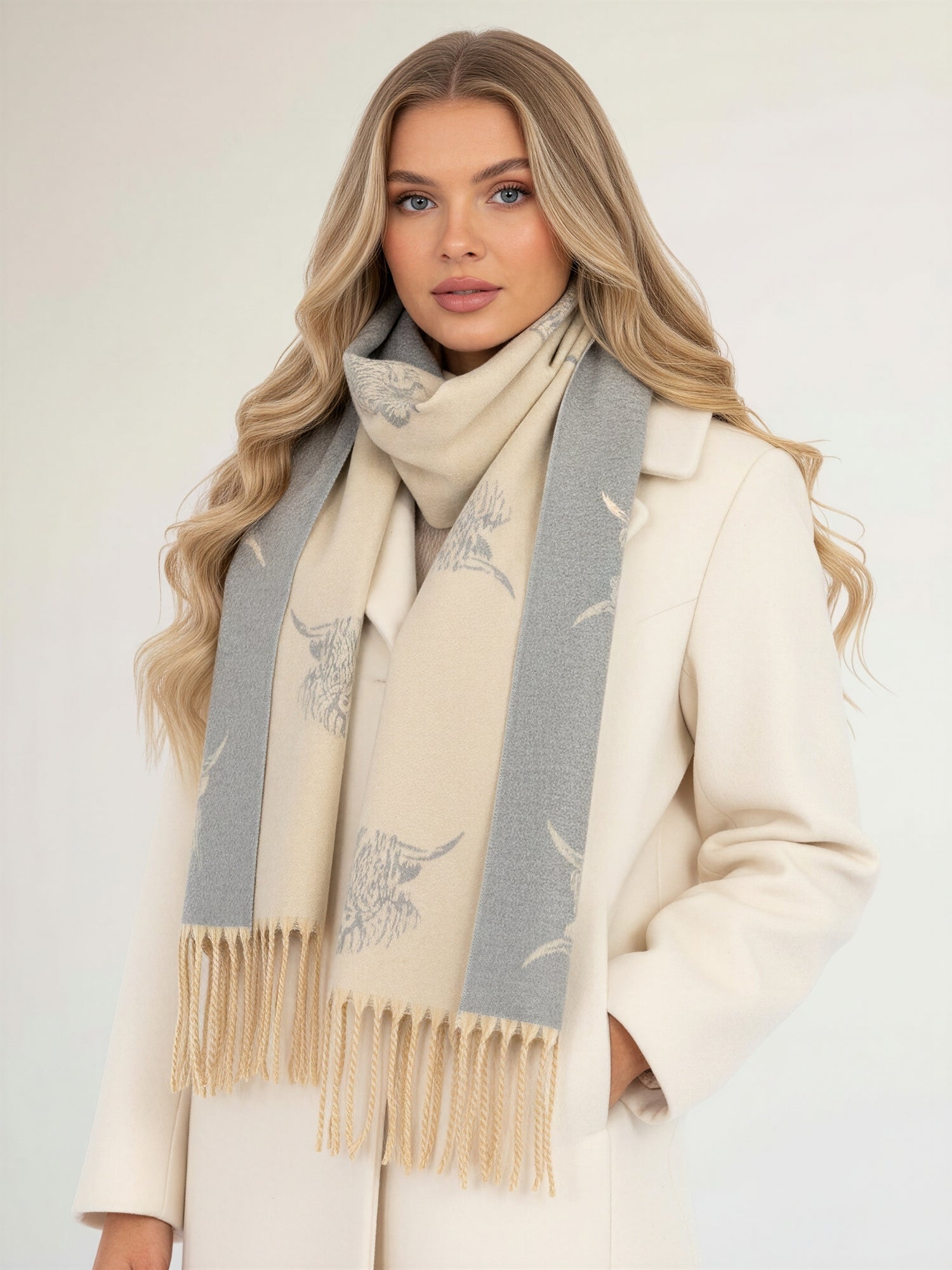 CASHMERE HIGHLAND COW PRINT REVERSIBLE WINTER SHAWL BLANKET SCARF - CREAM