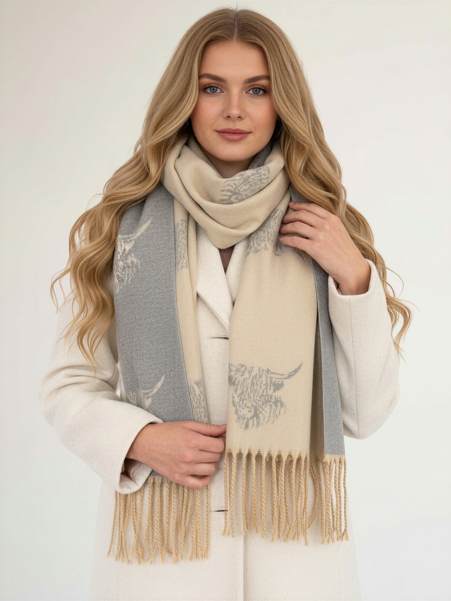 CASHMERE HIGHLAND COW PRINT REVERSIBLE WINTER SHAWL BLANKET SCARF - CREAM
