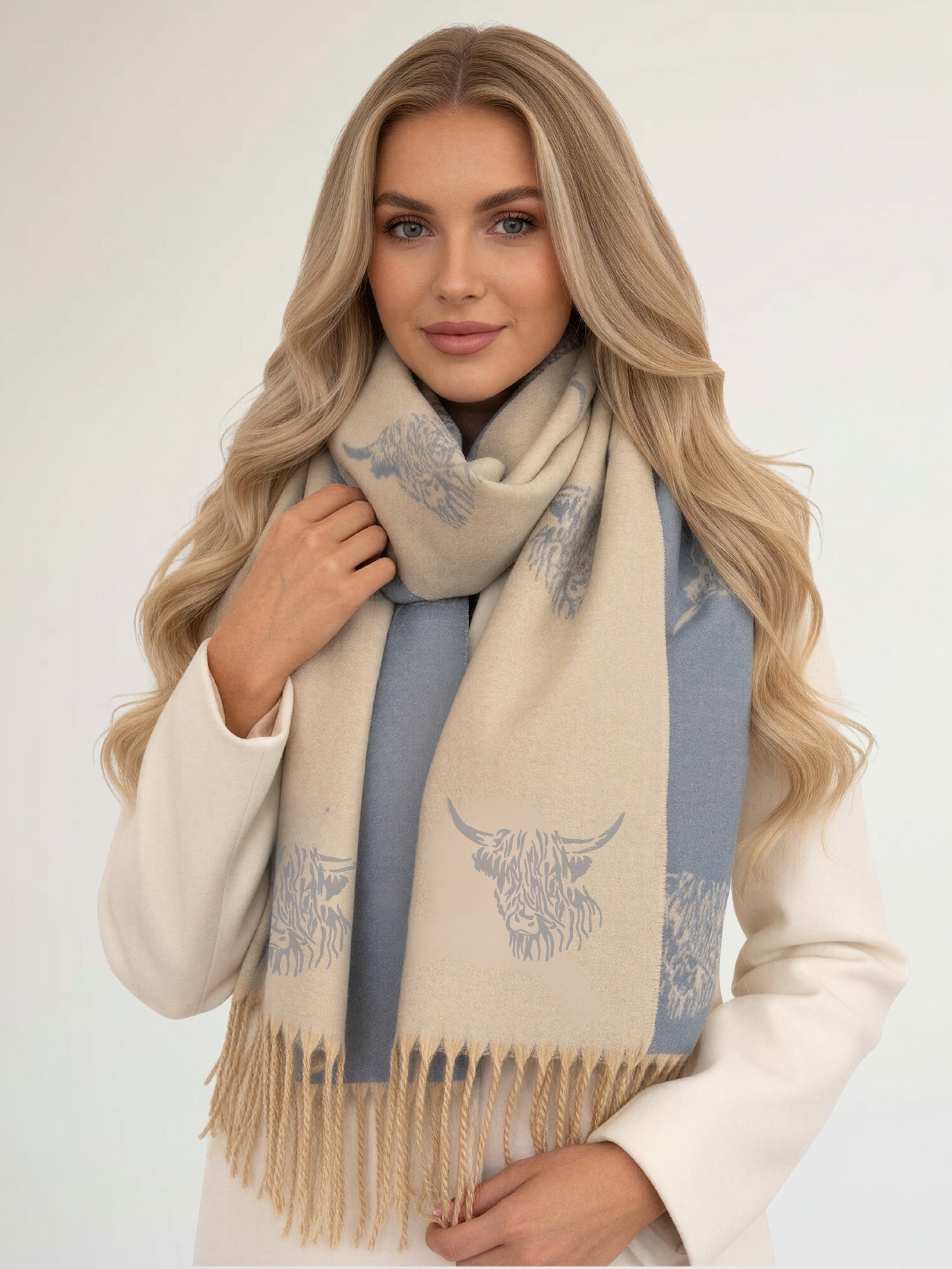 CASHMERE HIGHLAND COW PRINT REVERSIBLE WINTER SHAWL BLANKET SCARF - CREAM BLUE