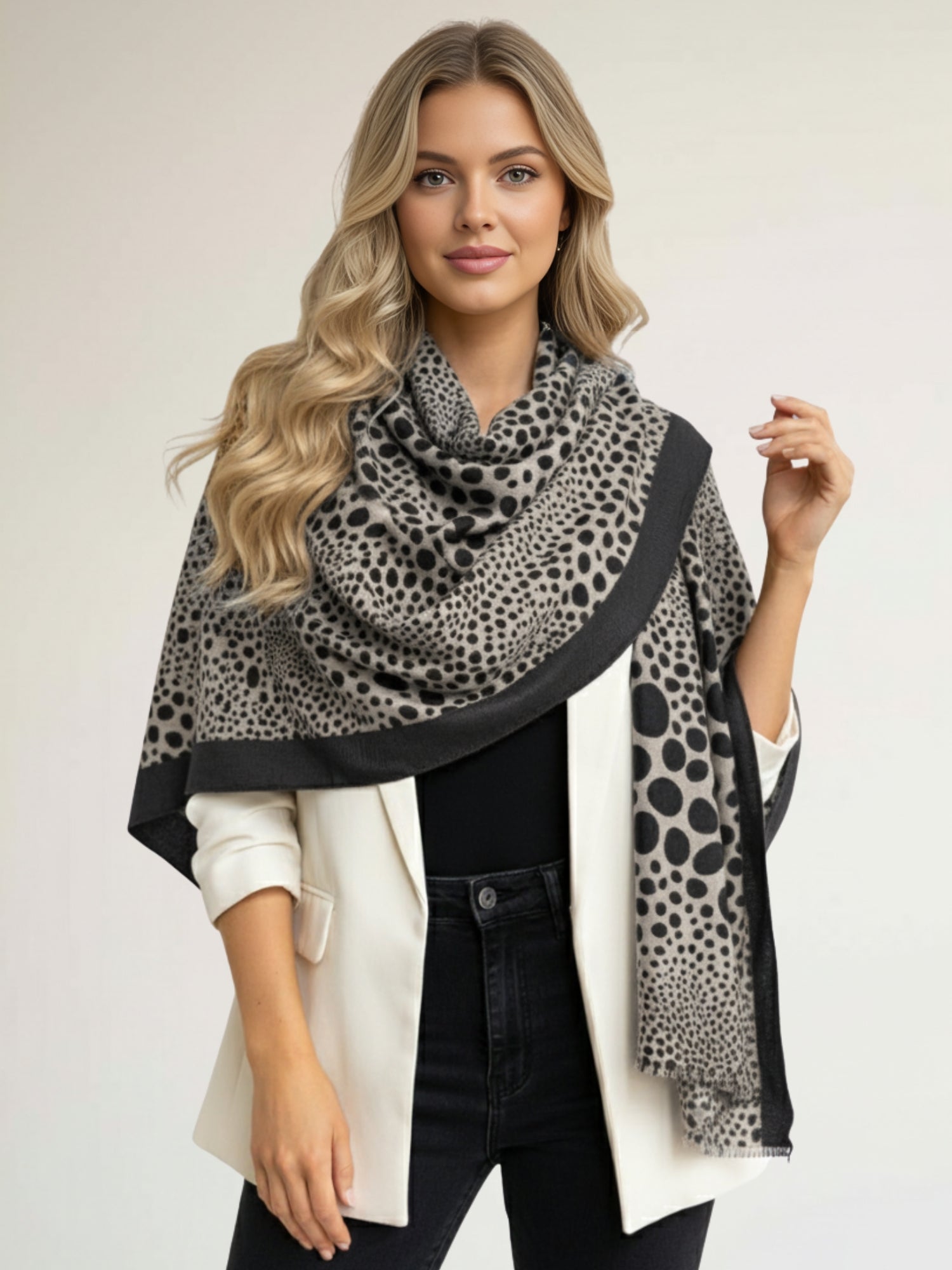 LIGHTWEIGHT BLACK LEOPARD DOT PRINT SCARF