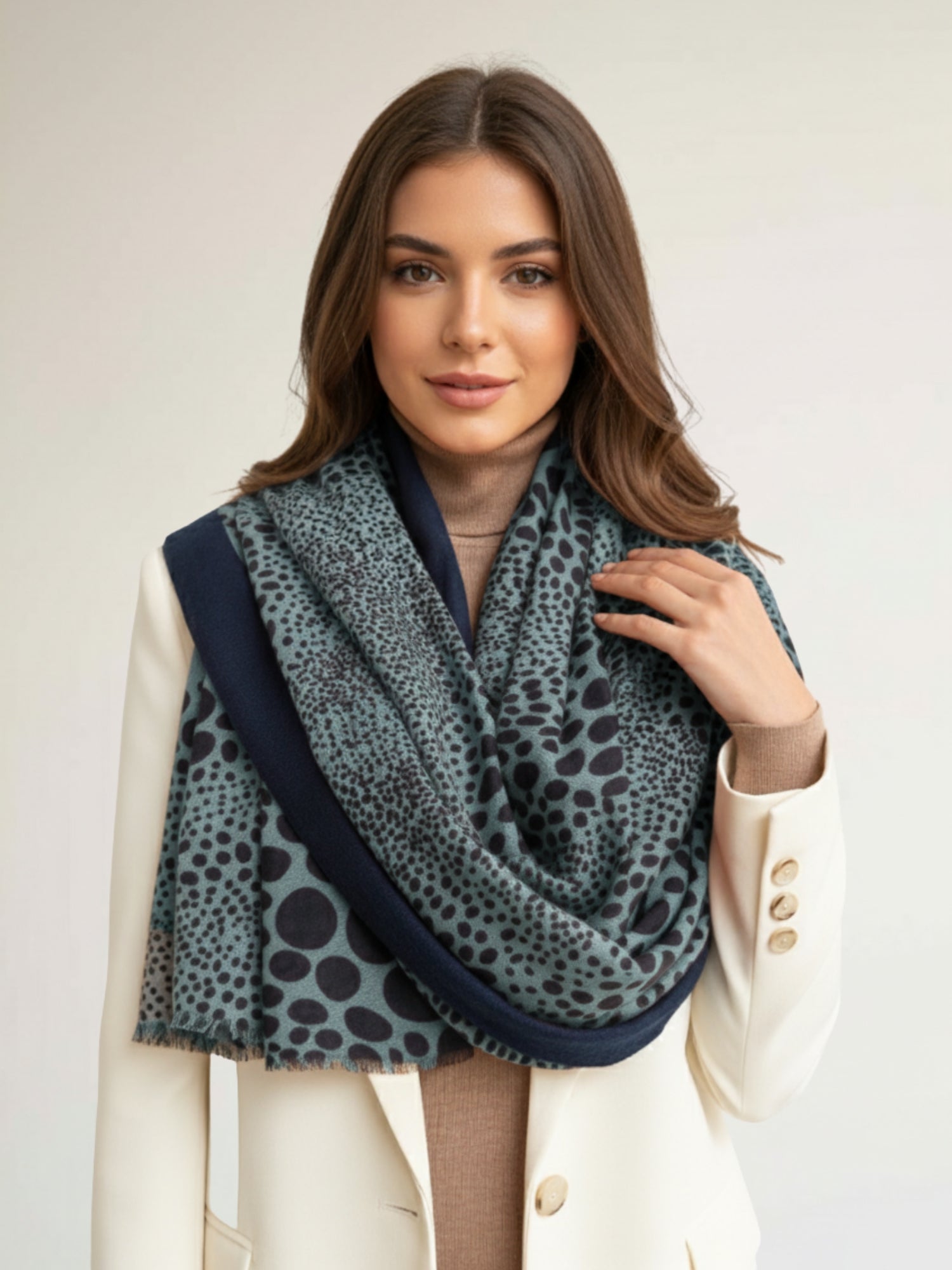 LIGHTWEIGHT BLUE LEOPARD DOT PRINT SCARF