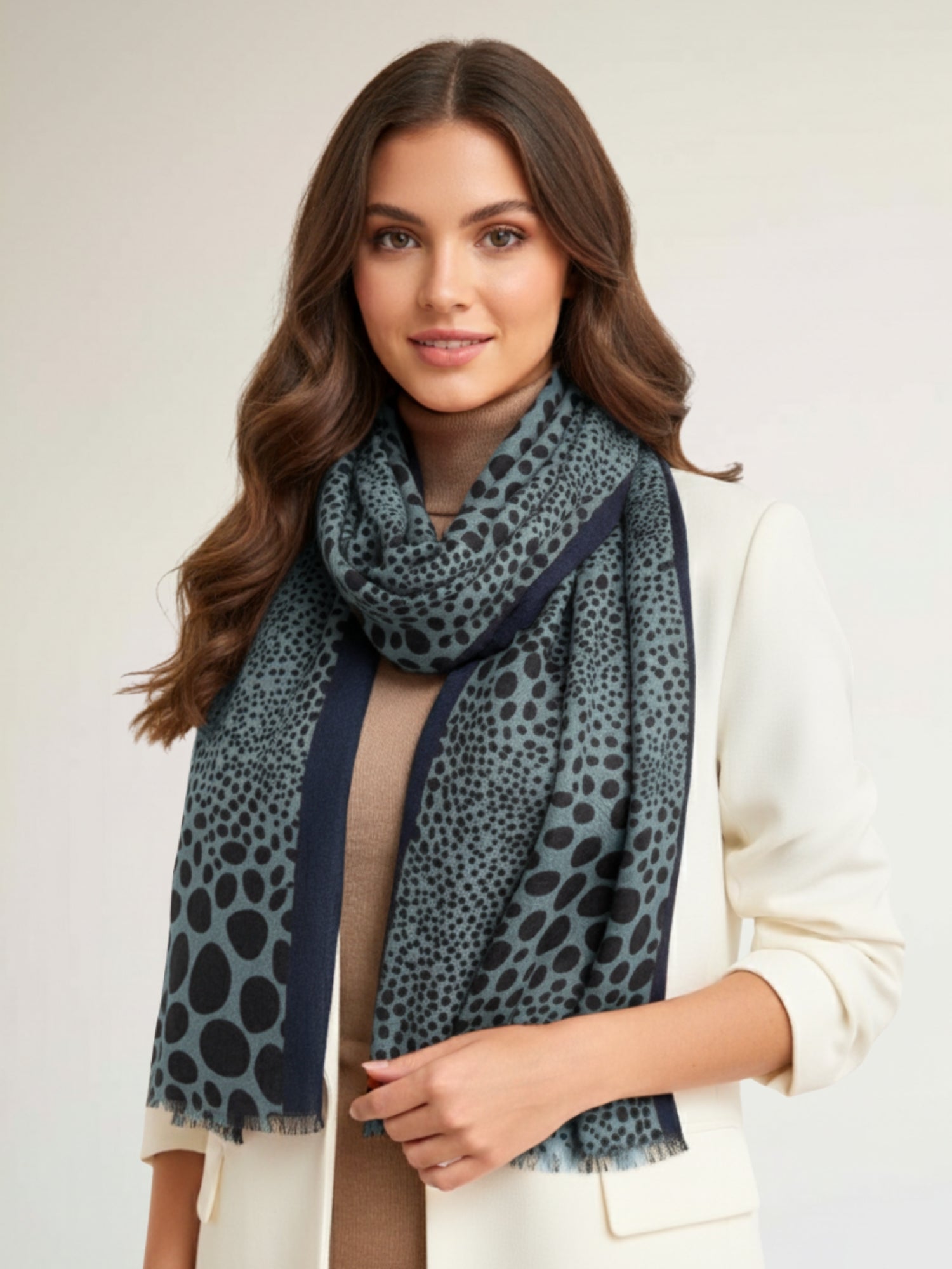 LIGHTWEIGHT BLUE LEOPARD DOT PRINT SCARF