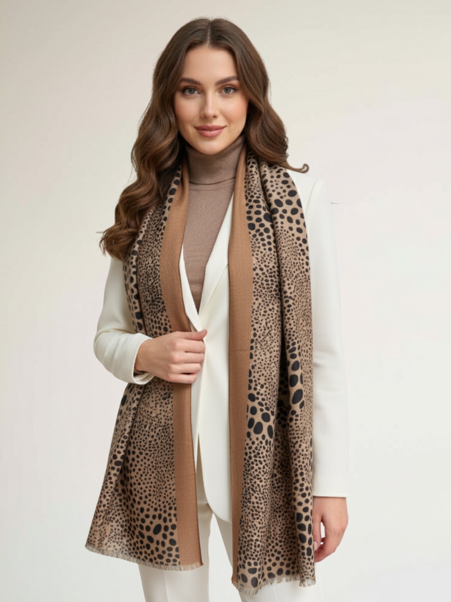 LIGHTWEIGHT TAUPE LEOPARD DOT PRINT SCARF