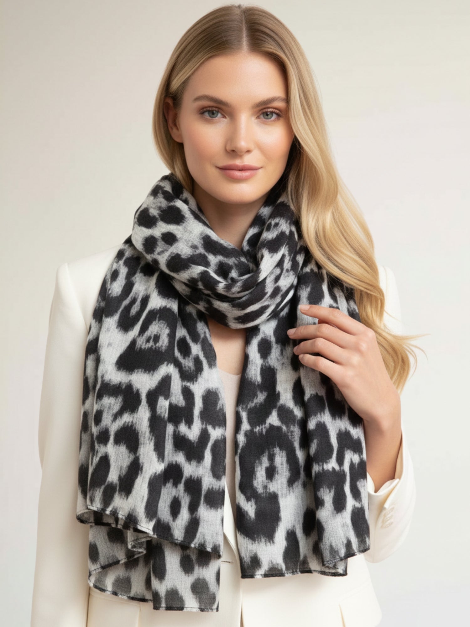 GREY COTTON BLEND CLASSIC LEOPARD PRINT SCARF