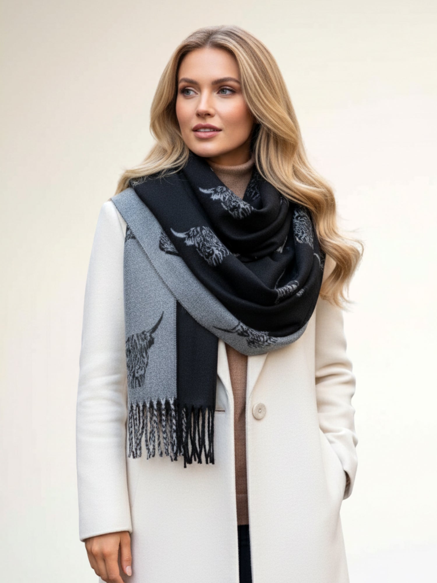 CASHMERE HIGHLAND COW PRINT REVERSIBLE WINTER SHAWL BLANKET SCARF - BLACK