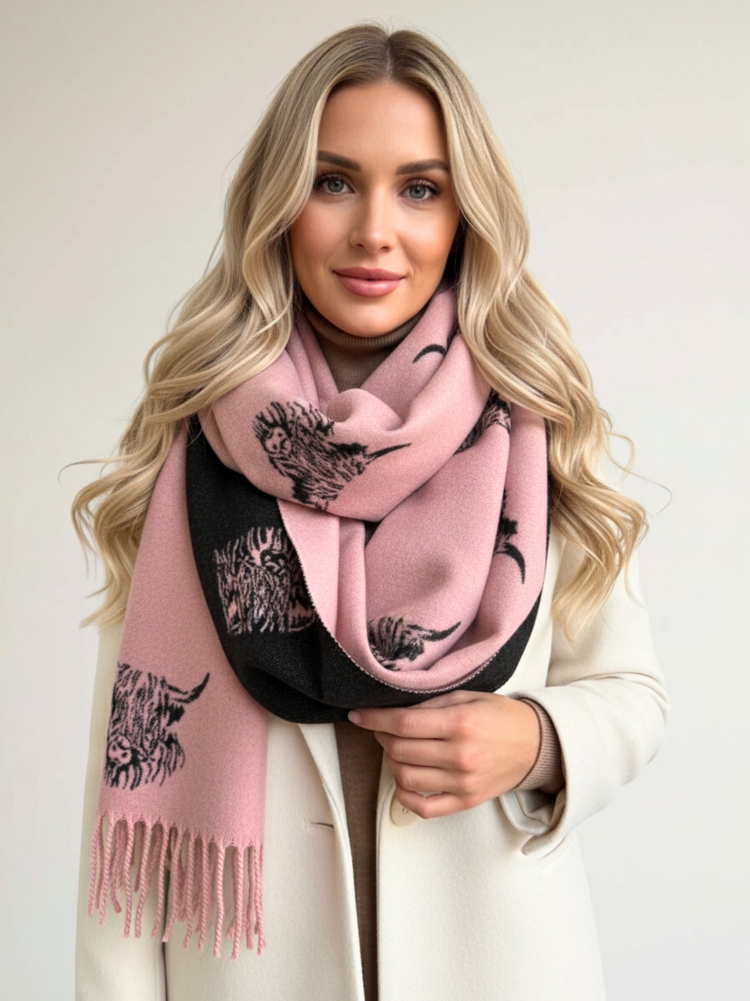 CASHMERE HIGHLAND COW PRINT REVERSIBLE WINTER SHAWL BLANKET SCARF - PINK