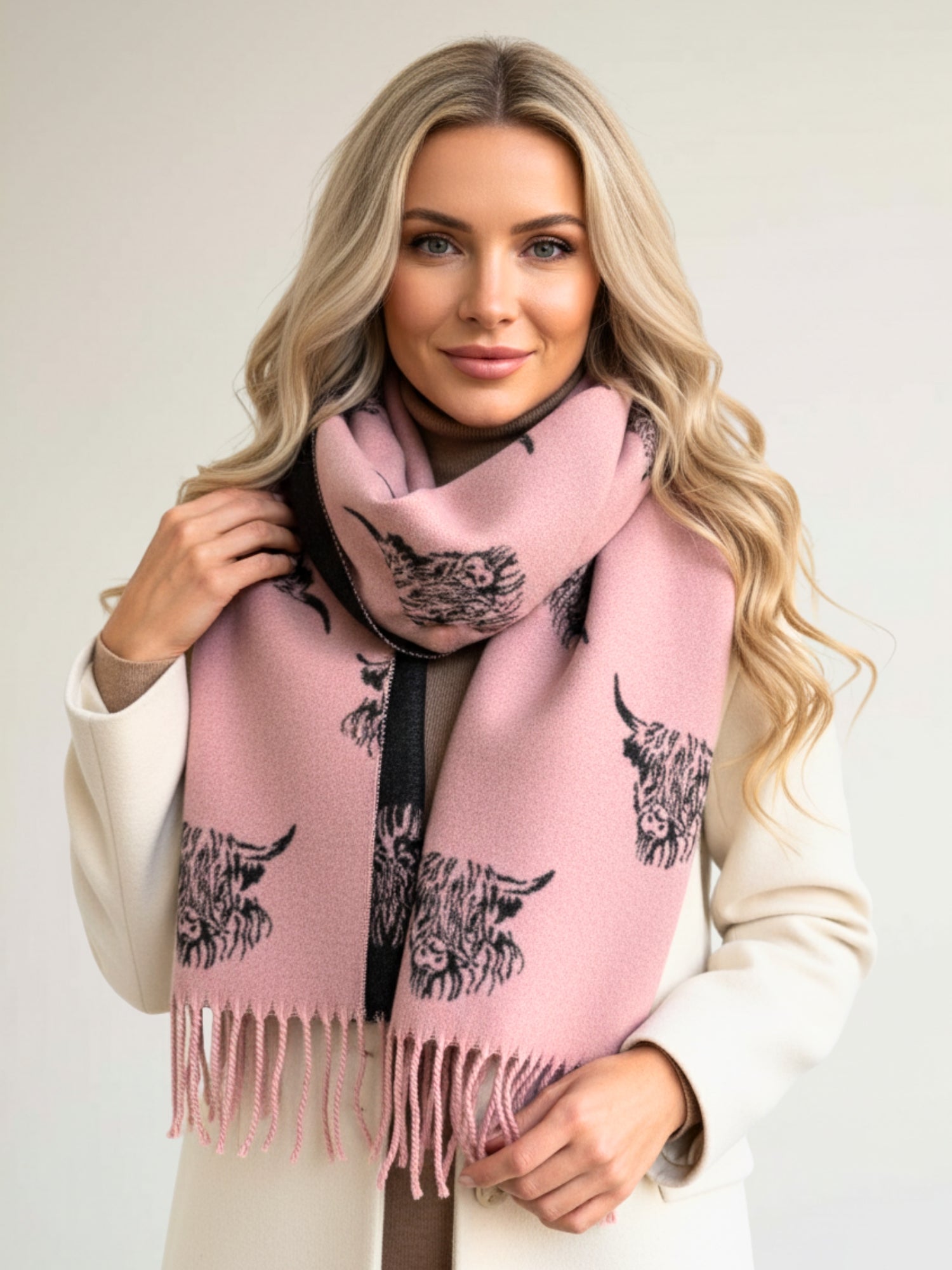 CASHMERE HIGHLAND COW PRINT REVERSIBLE WINTER SHAWL BLANKET SCARF - PINK