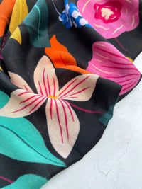 BLACK ROSE FLORAL PRINT SQUARE TASSEL SCARF