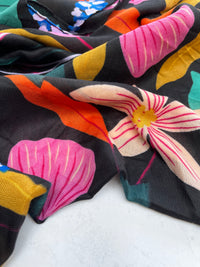 BLACK ROSE FLORAL PRINT SQUARE TASSEL SCARF