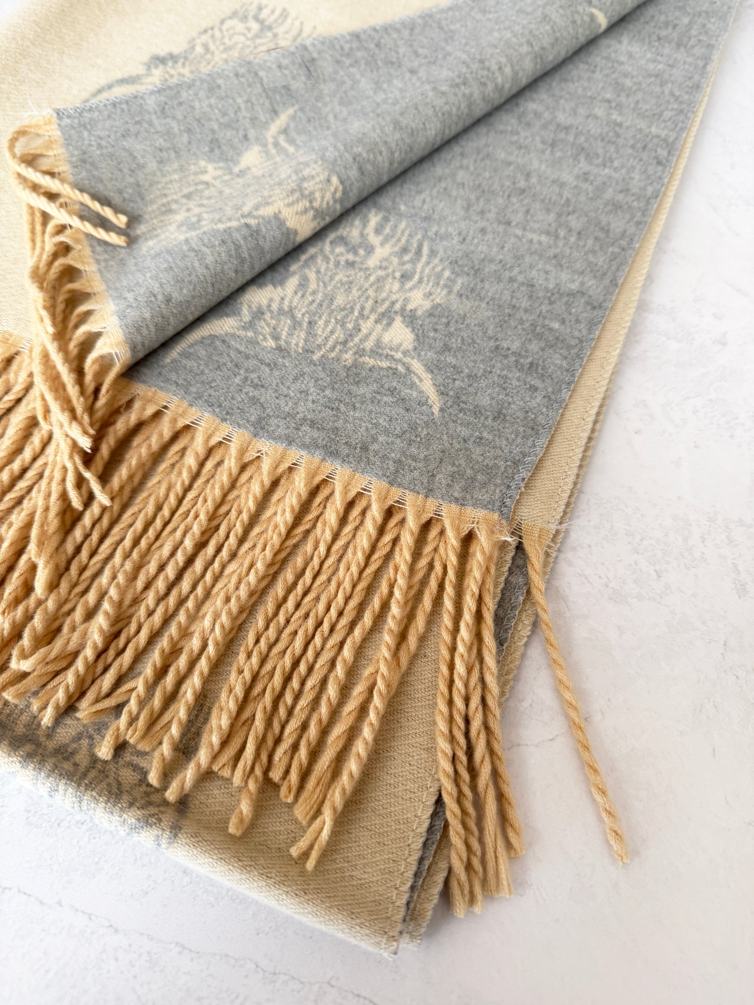 CASHMERE HIGHLAND COW PRINT REVERSIBLE WINTER SHAWL BLANKET SCARF - CREAM
