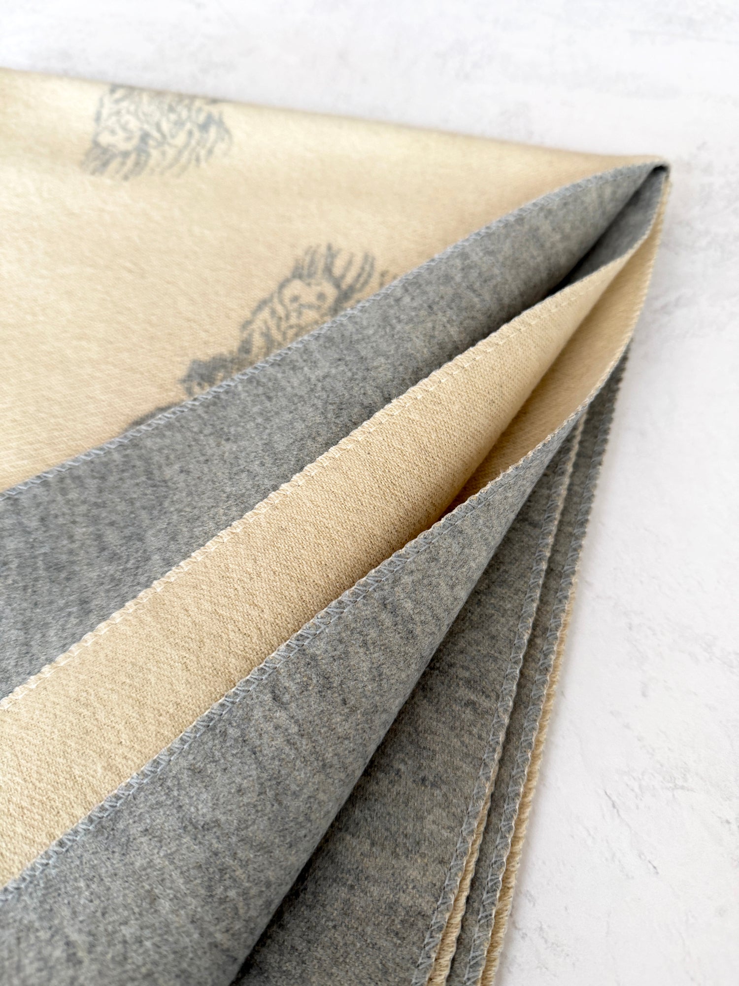 CASHMERE HIGHLAND COW PRINT REVERSIBLE WINTER SHAWL BLANKET SCARF - CREAM