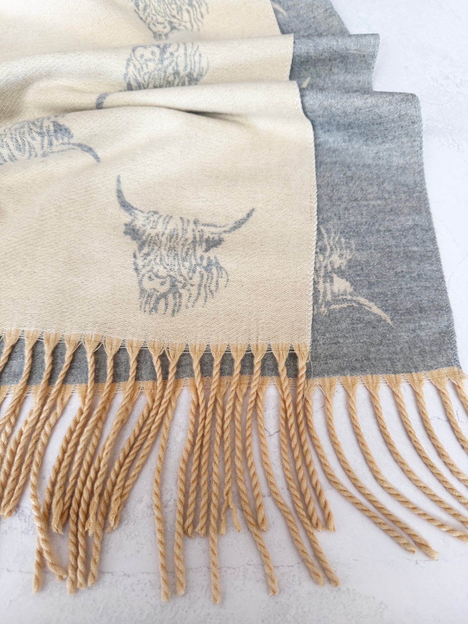 CASHMERE HIGHLAND COW PRINT REVERSIBLE WINTER SHAWL BLANKET SCARF - CREAM