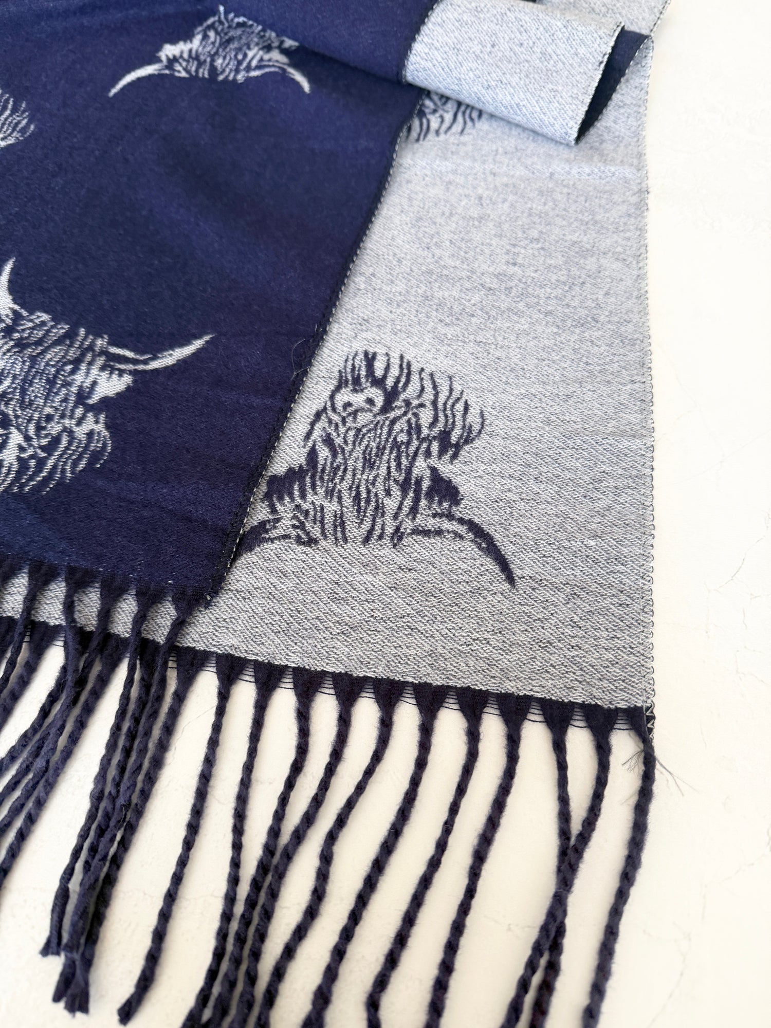 CASHMERE HIGHLAND COW PRINT REVERSIBLE WINTER SHAWL BLANKET SCARF - NAVY GREY