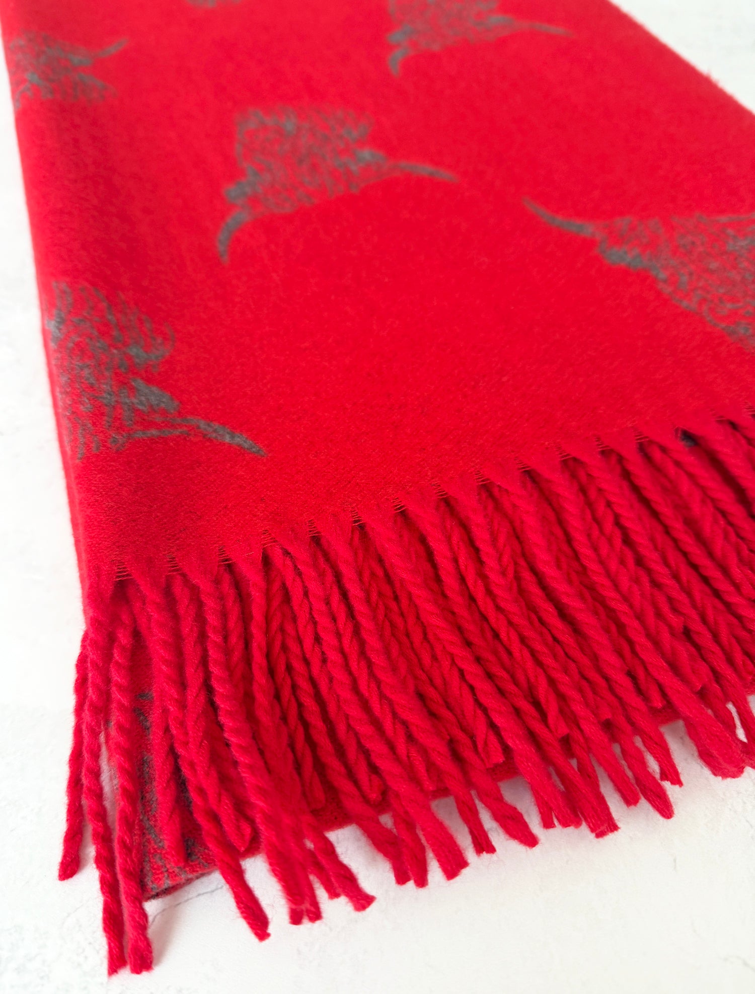 CASHMERE HIGHLAND COW PRINT REVERSIBLE WINTER SHAWL BLANKET SCARF - RED