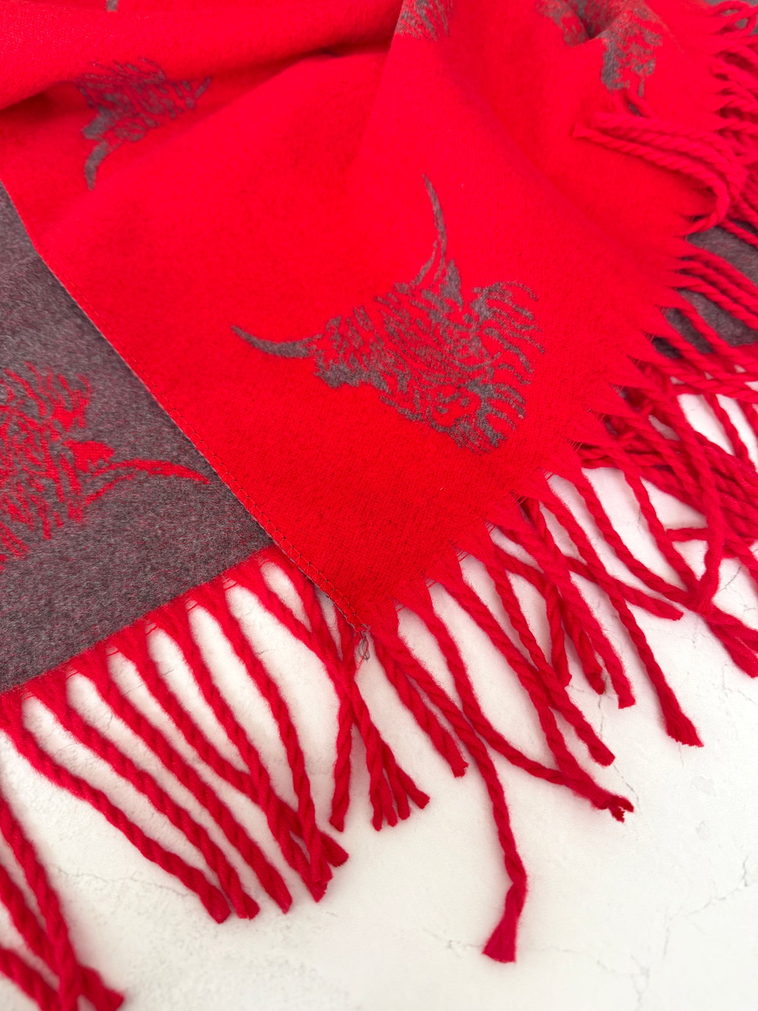 CASHMERE HIGHLAND COW PRINT REVERSIBLE WINTER SHAWL BLANKET SCARF - RED