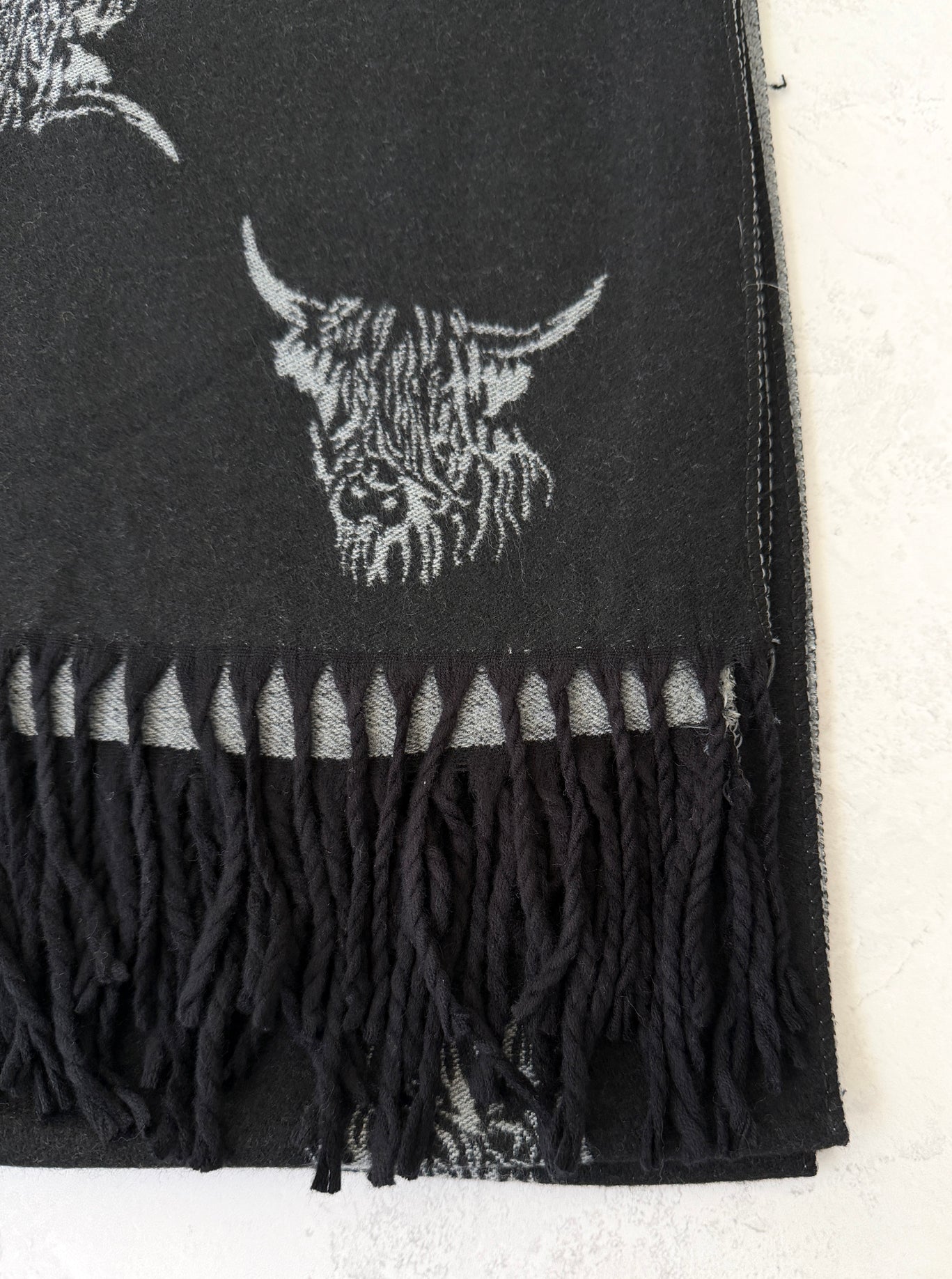 CASHMERE HIGHLAND COW PRINT REVERSIBLE WINTER SHAWL BLANKET SCARF - BLACK