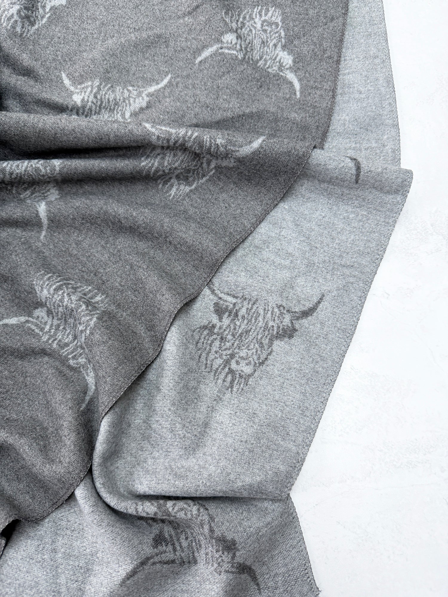CASHMERE HIGHLAND COW PRINT REVERSIBLE WINTER SHAWL BLANKET SCARF - GREY
