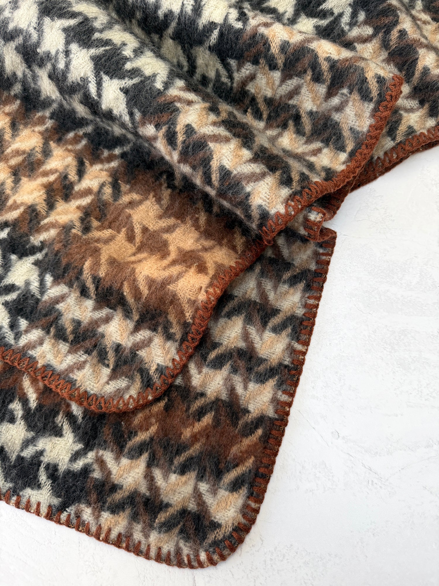 CHUNKY BLACK TARTAN HERRINGBONE STITCHED EDGE SCARF