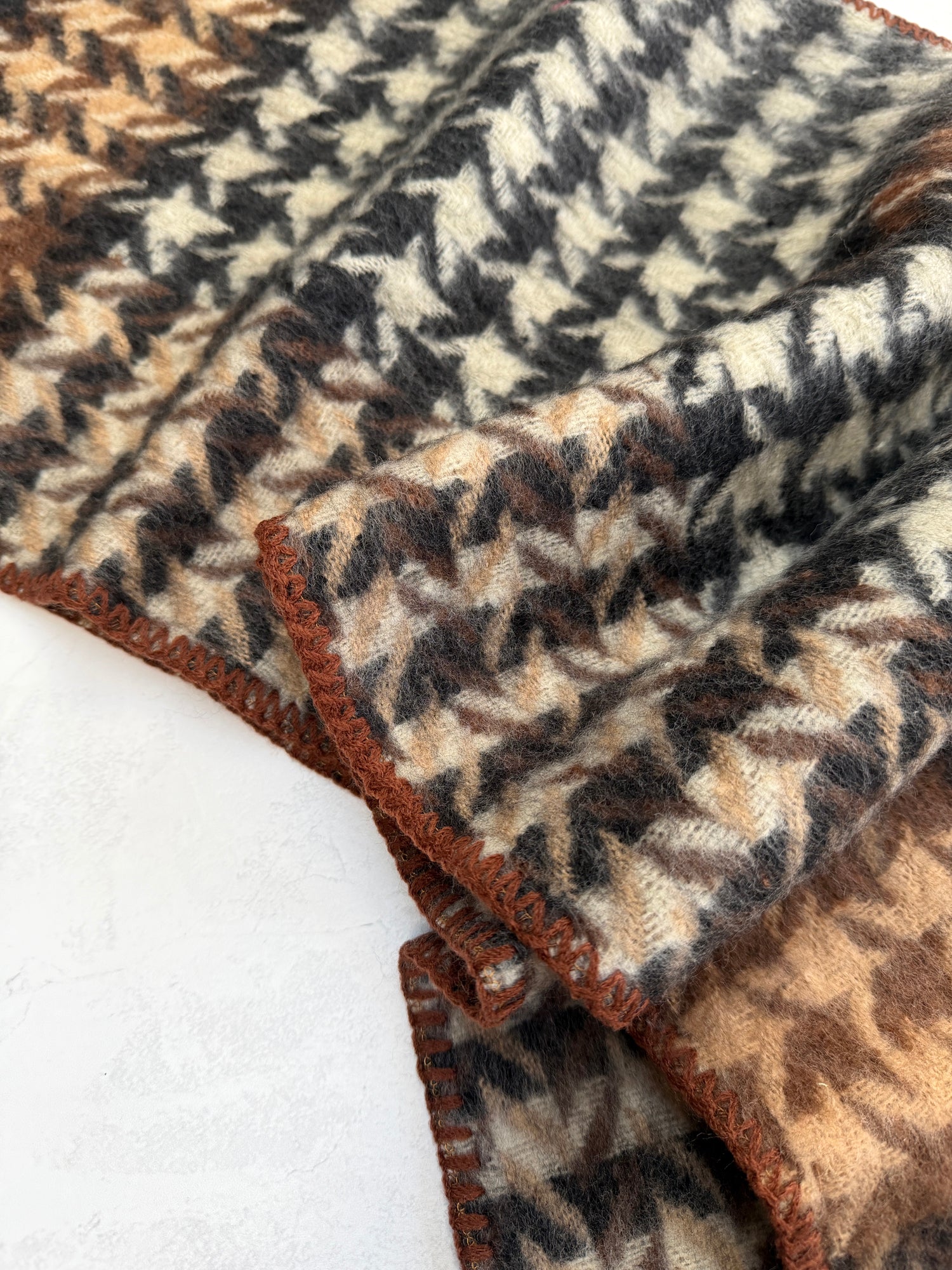 CHUNKY BLACK TARTAN HERRINGBONE STITCHED EDGE SCARF