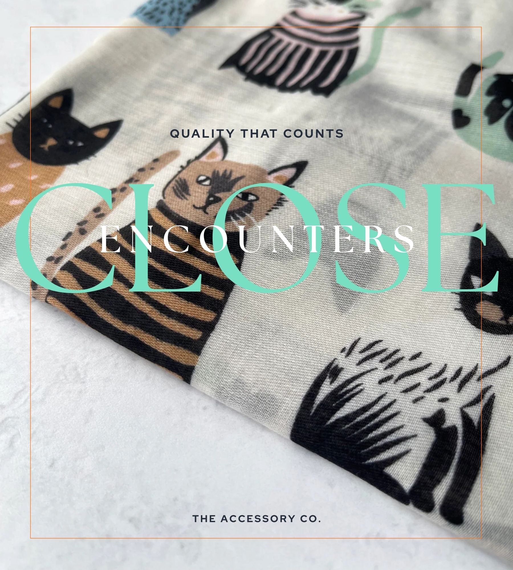 CREAM AND BLACK LIGHTWEIGHT BORDER CAT SCARF