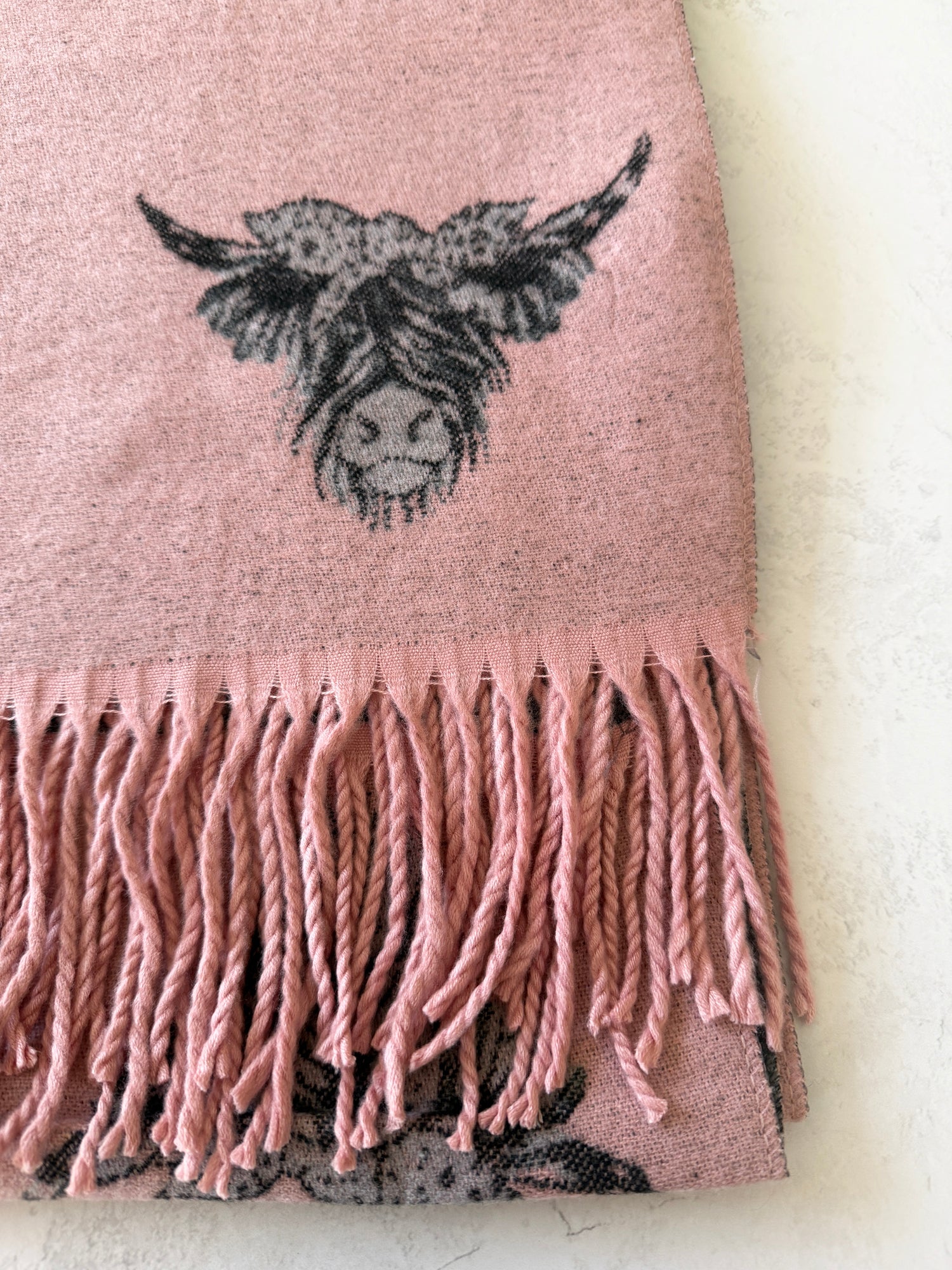 LARGE LIGHT PINK HIGHLAND COW CASHMERE REVERSIBLE SHAWL SCARF