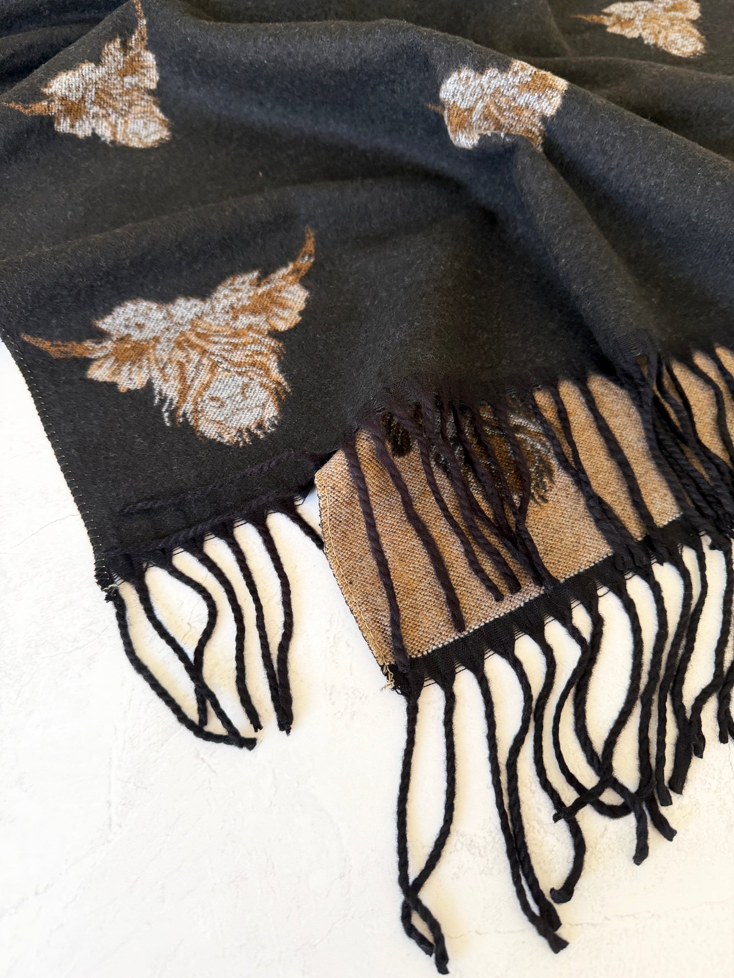 LARGE BLACK HIGHLAND COW CASHMERE REVERSIBLE SHAWL SCARF