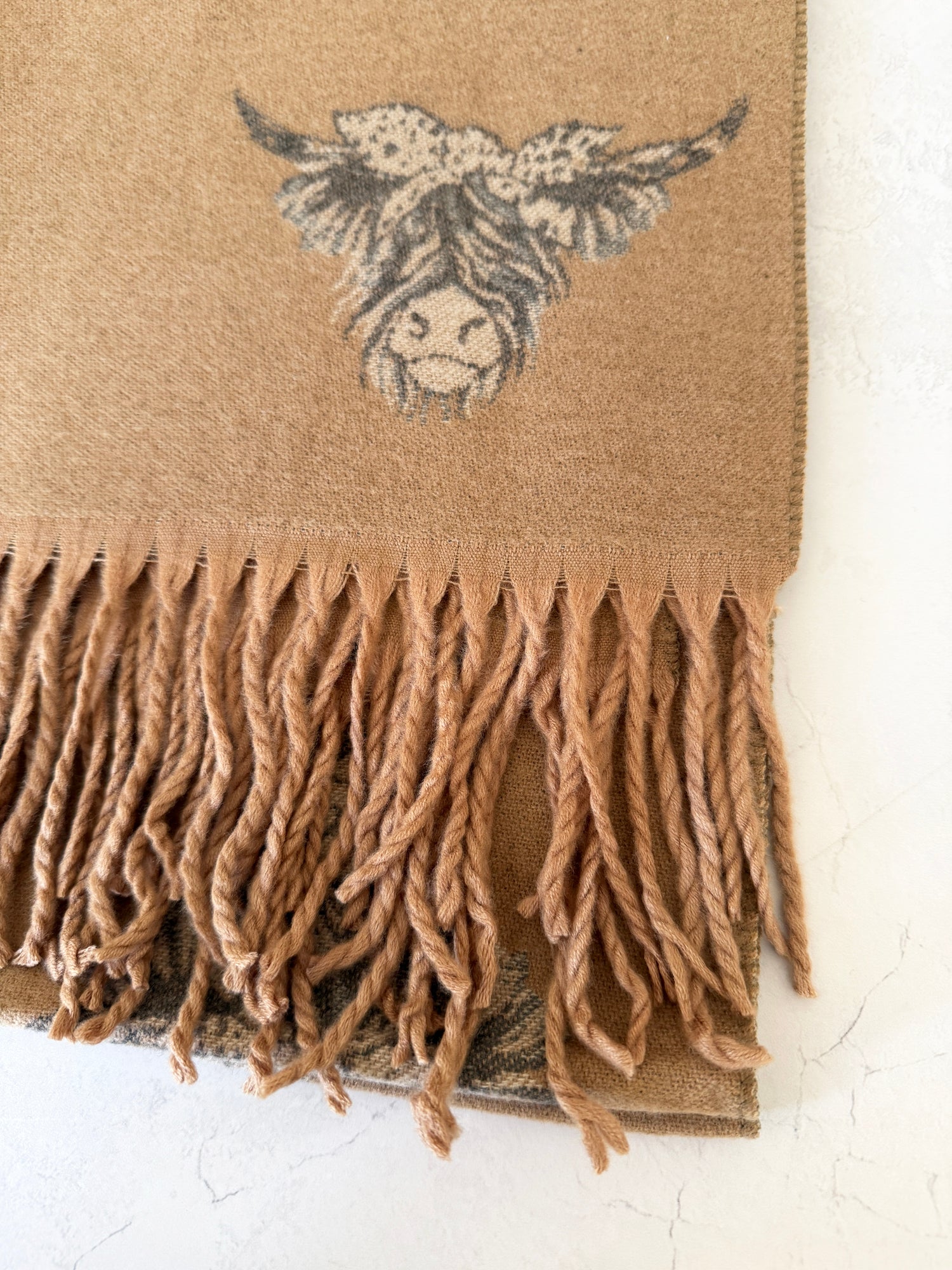 LARGE CAMEL HIGHLAND COW CASHMERE REVERSIBLE SHAWL SCARF