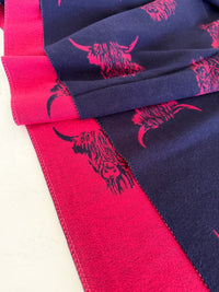 LARGE NAVY FUCHSIA HIGHLAND COW CASHMERE REVERSIBLE SHAWL SCARF
