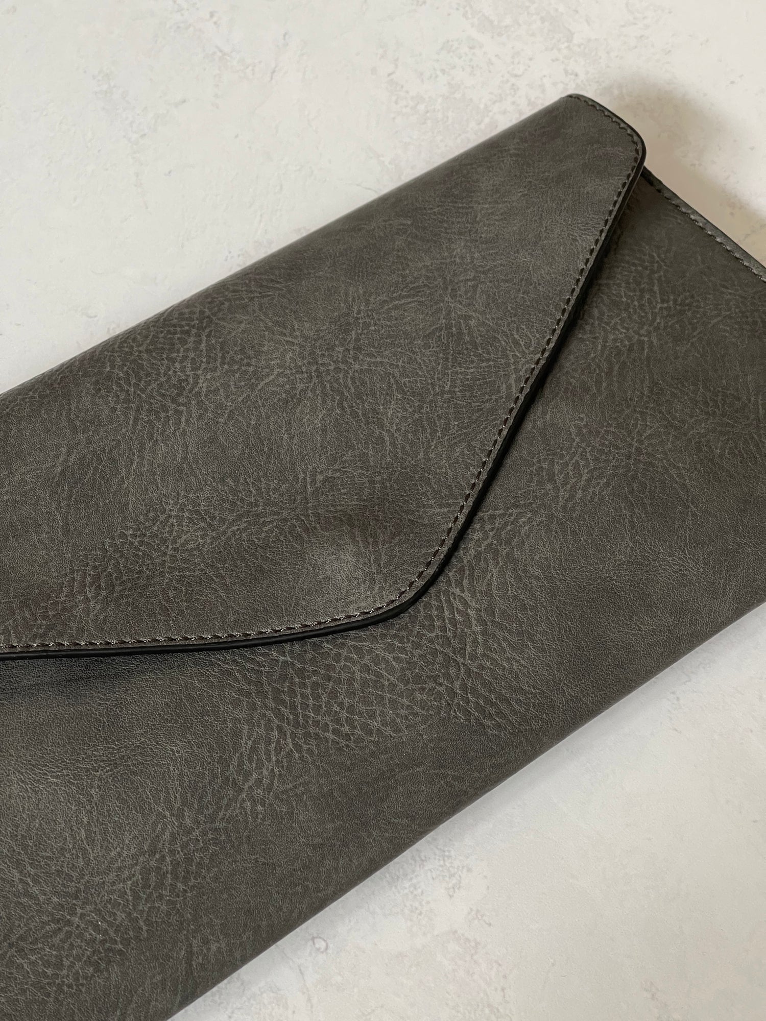 DARK GREY OVER-SIZED ENVELOPE CLUTCH BAG WITH LONG CROSS BODY AND WRISTLET STRAP - A-SHU.CO.UK