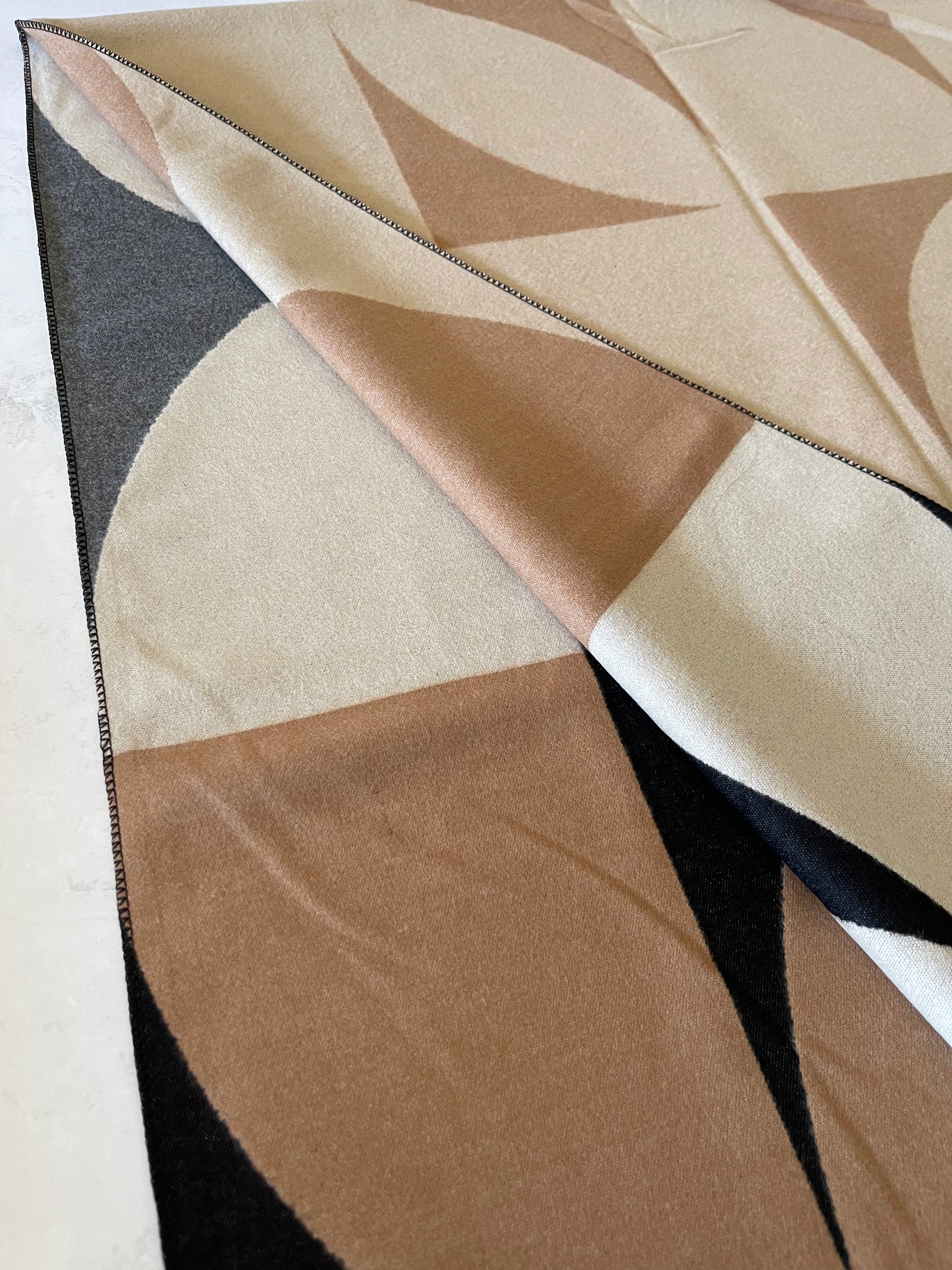 LARGE BLACK CASHMERE RETRO PRINT REVERSIBLE WINTER SHAWL BLANKET SCARF - A-SHU.CO.UK