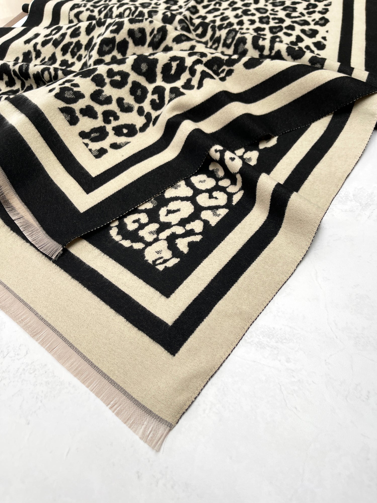 LARGE BLACK CREAM LEOPARD PRINT REVERSIBLE WINTER SHAWL BLANKET SCARF