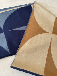 LARGE BLUE CASHMERE RETRO PRINT REVERSIBLE WINTER SHAWL BLANKET SCARF - A-SHU.CO.UK