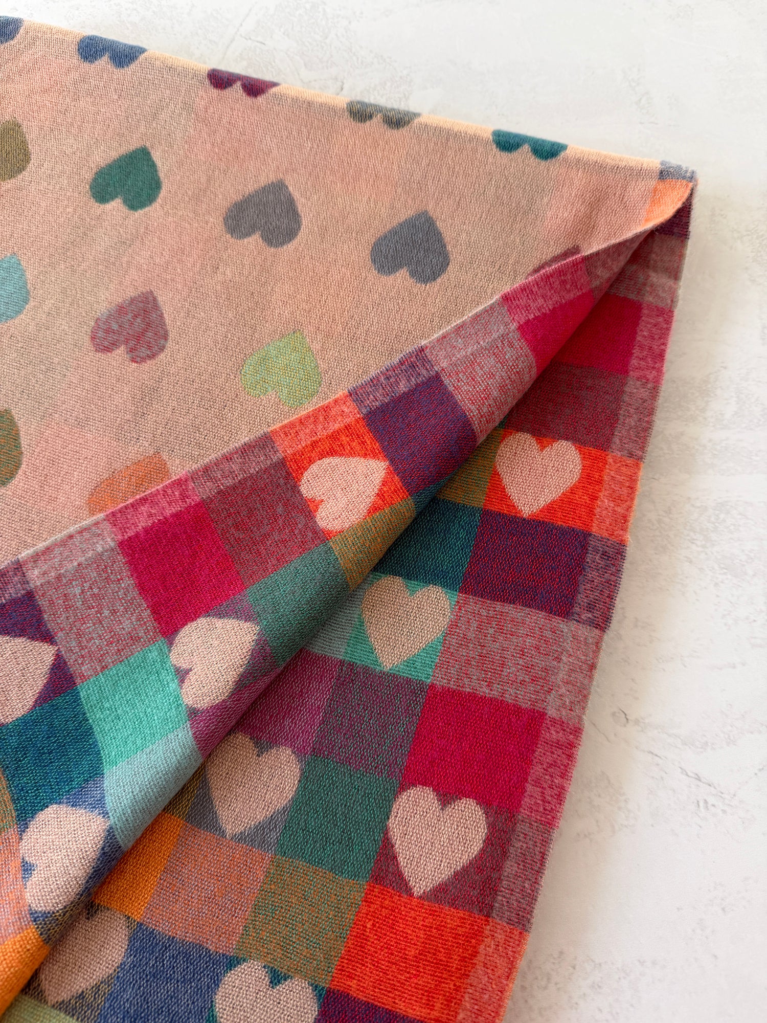 LARGE CHECKED HEART PRINT REVERSIBLE WINTER SHAWL BLANKET SCARF - PINK