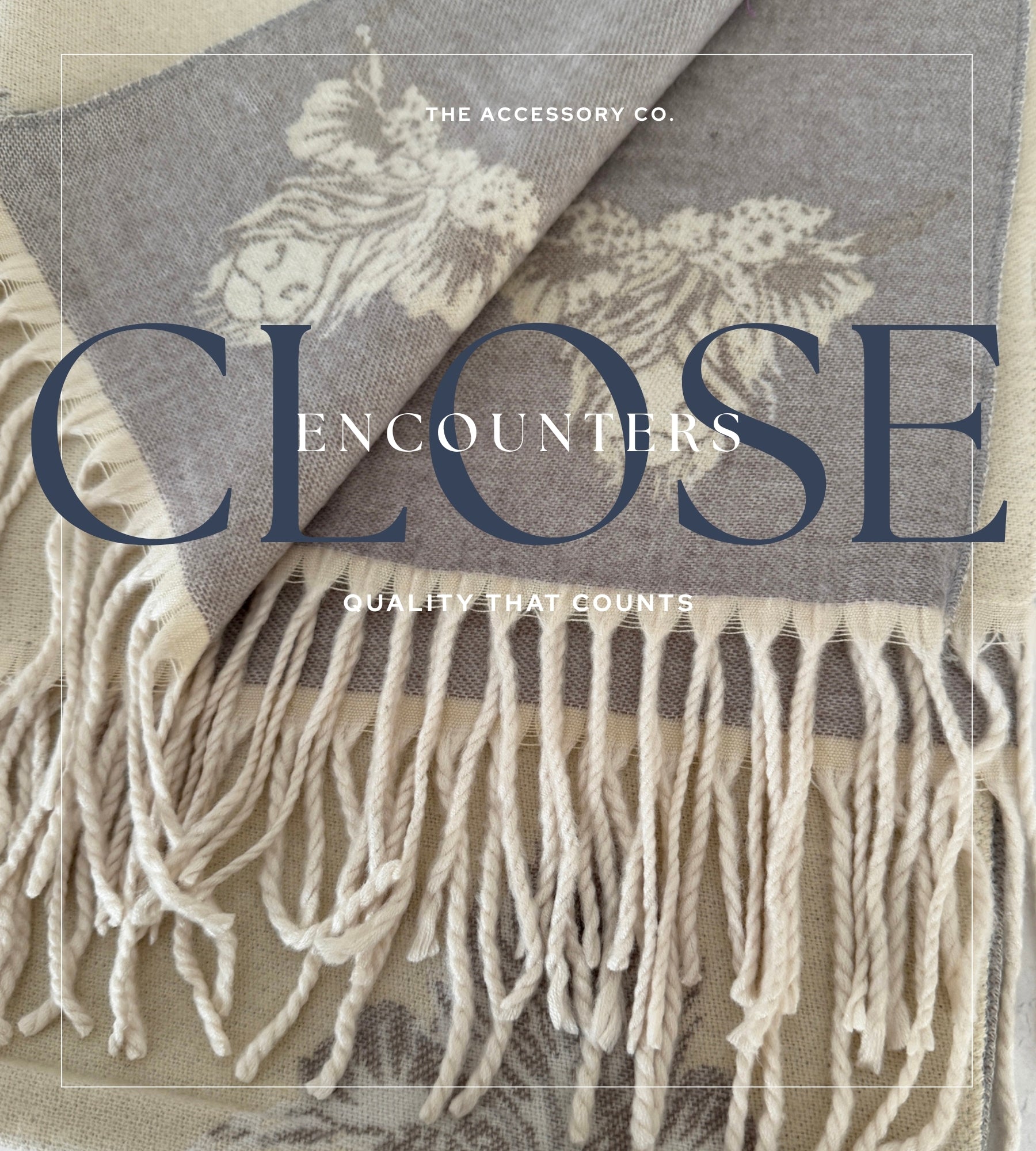 LARGE CREAM HIGHLAND COW CASHMERE REVERSIBLE SHAWL SCARF
