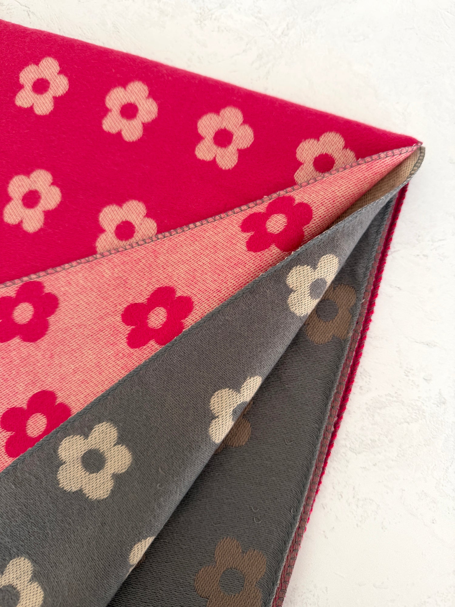 LARGE FUCHSIA PINK FLOWER PRINT REVERSIBLE WINTER SHAWL BLANKET SCARF