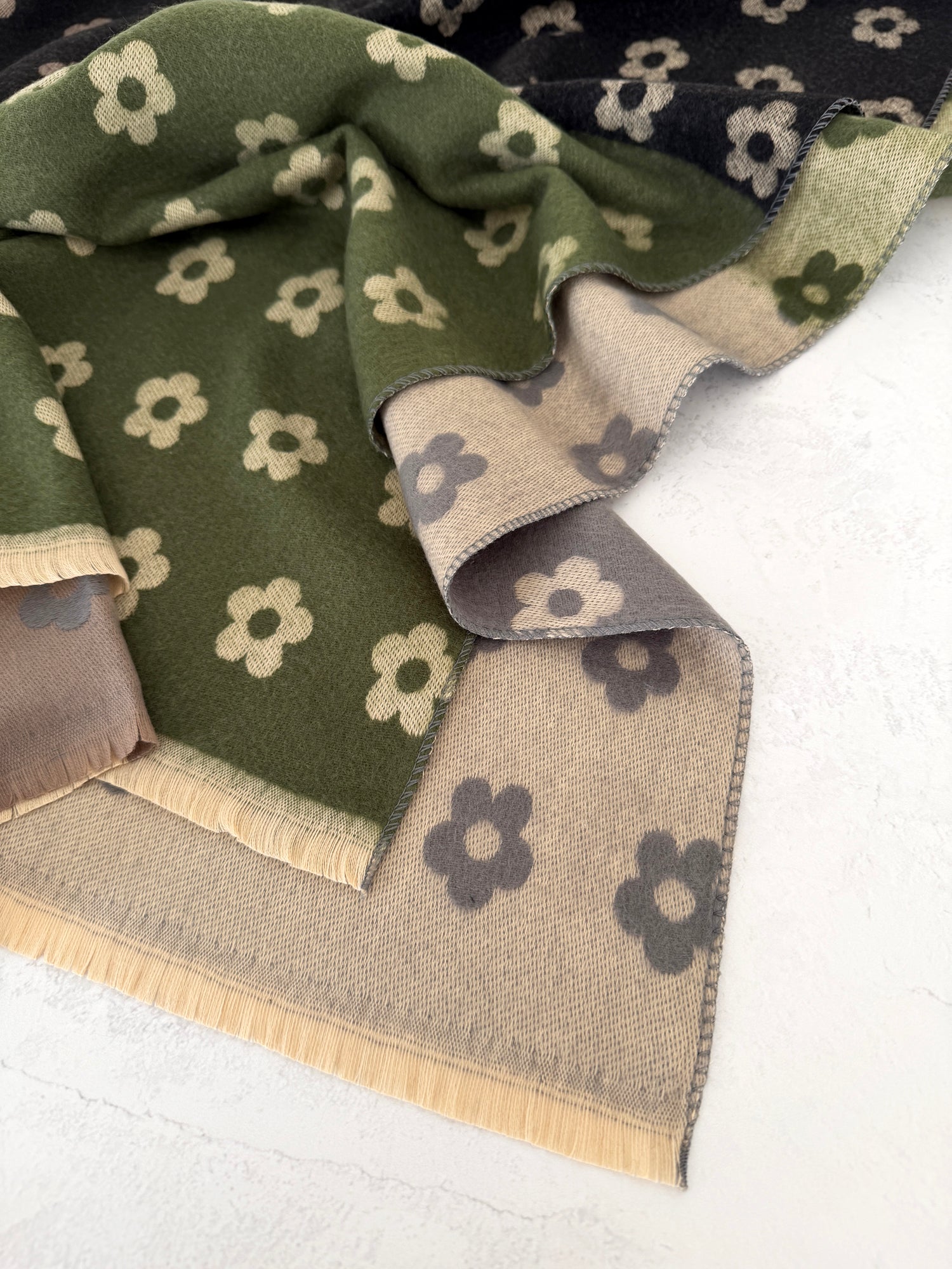 LARGE GREEN FLOWER PRINT REVERSIBLE WINTER SHAWL BLANKET SCARF